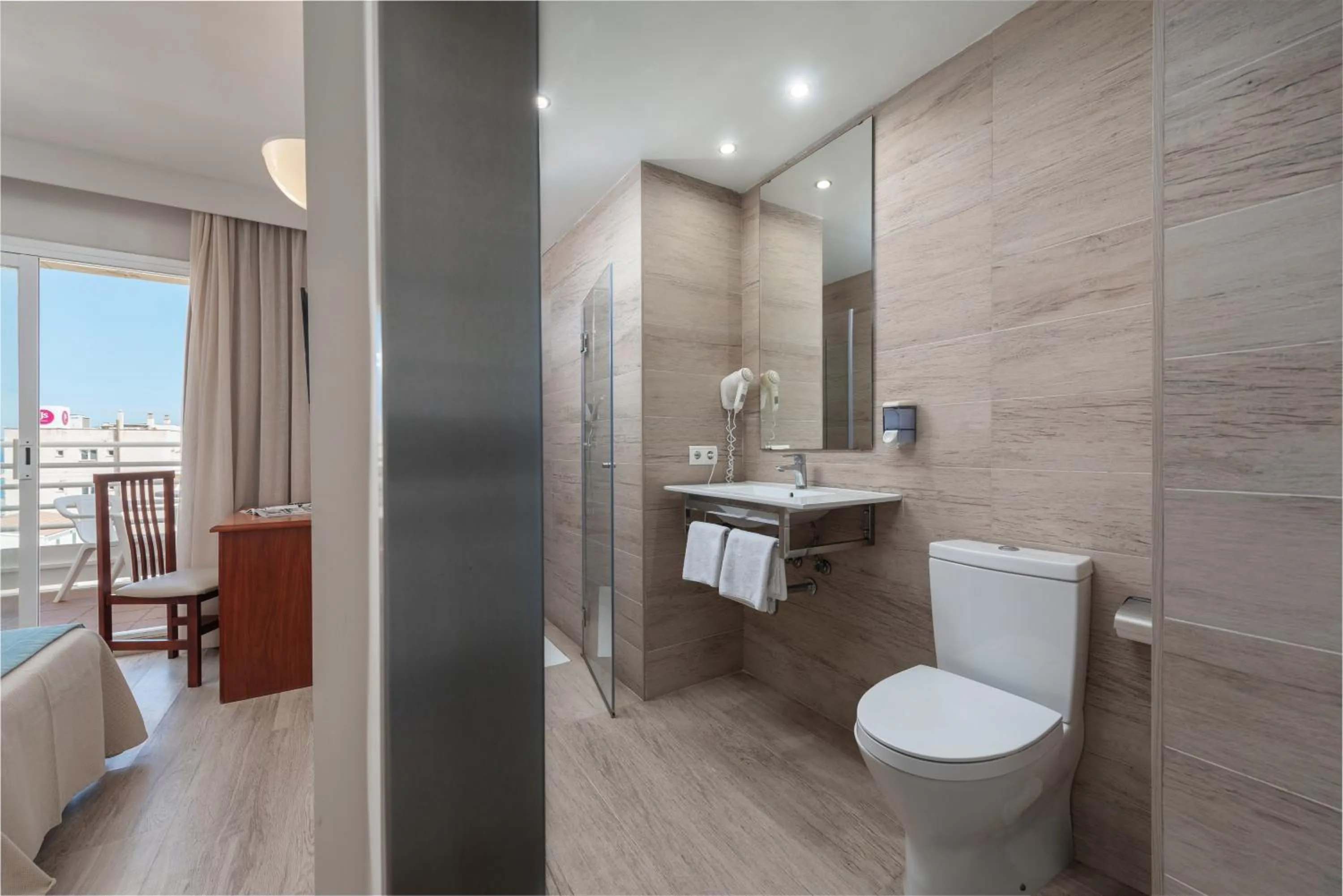 Bathroom in O7 Nordeste Playa