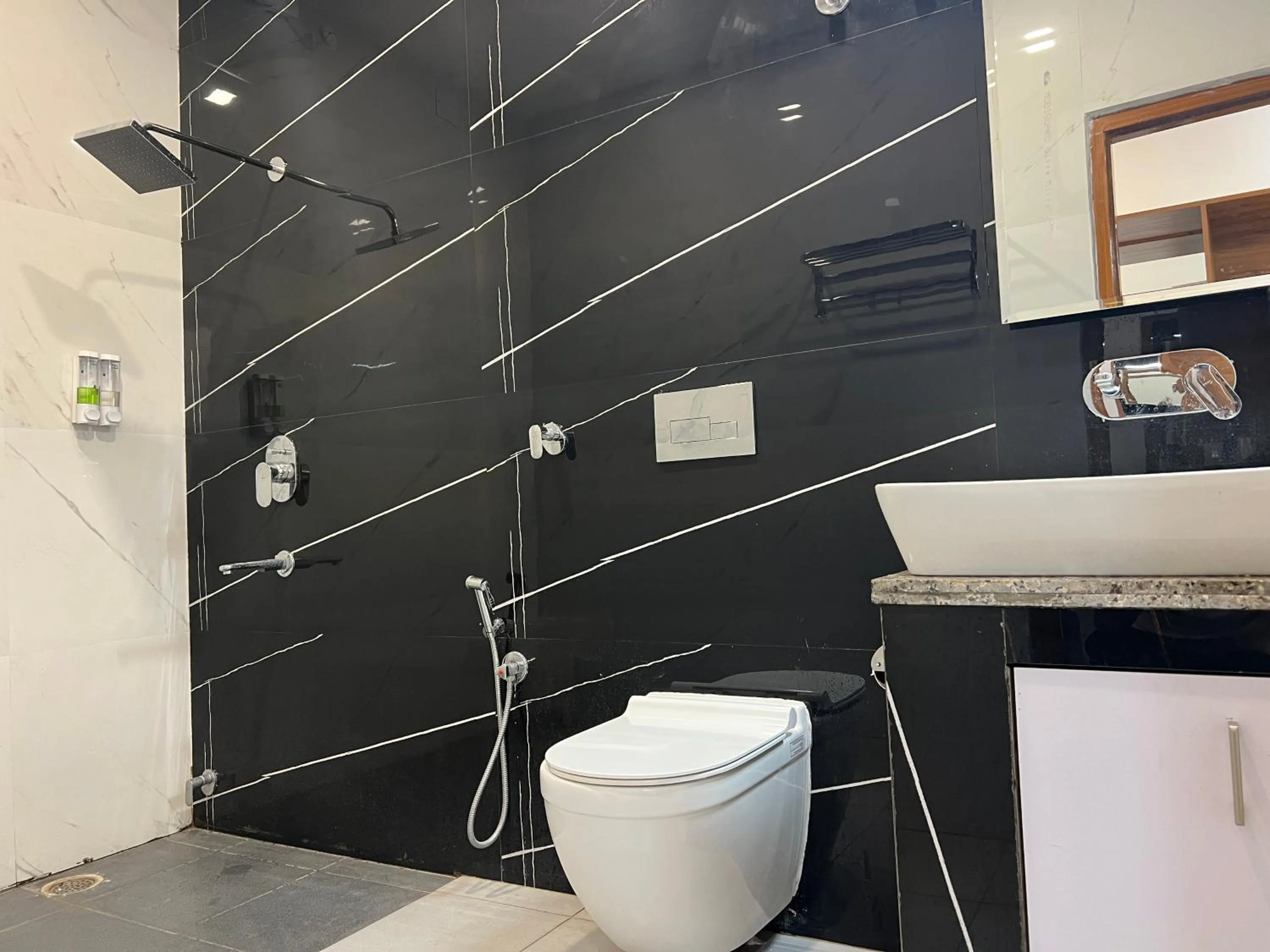 Shower in The Shalam Resort श्रीकृष्ण शरणं मम