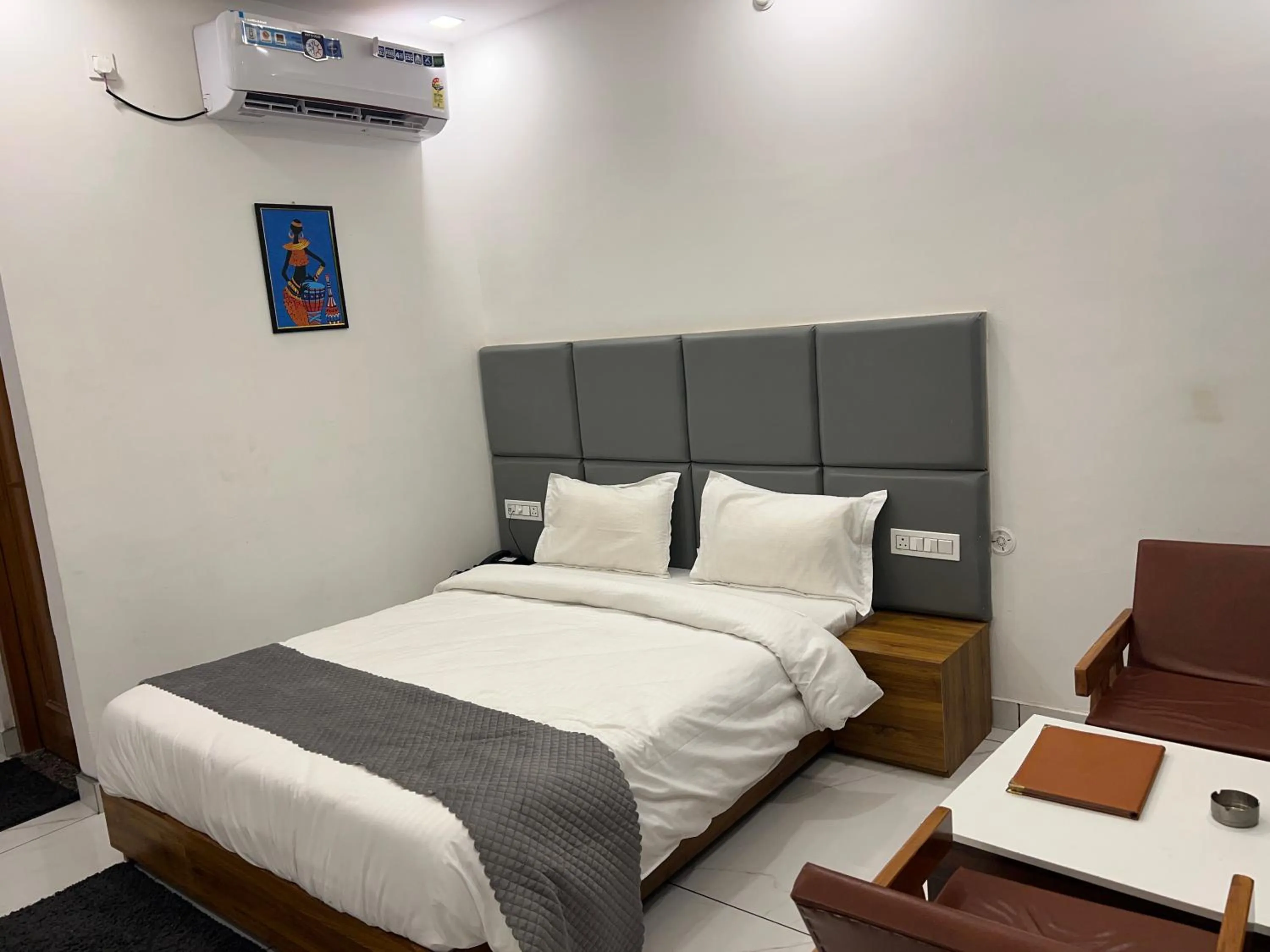 Bed in The Shalam Resort श्रीकृष्ण शरणं मम