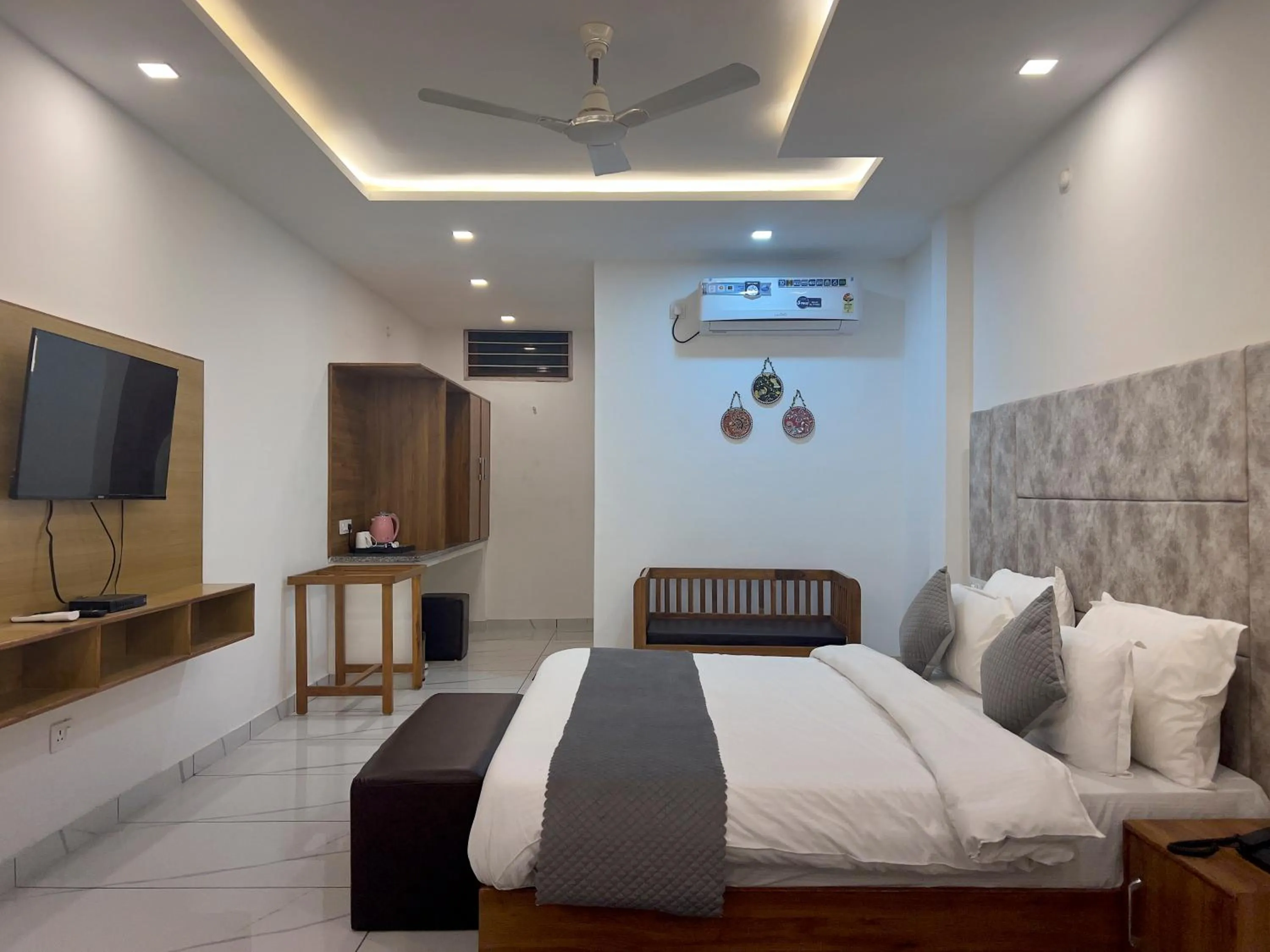 Bed in The Shalam Resort श्रीकृष्ण शरणं मम
