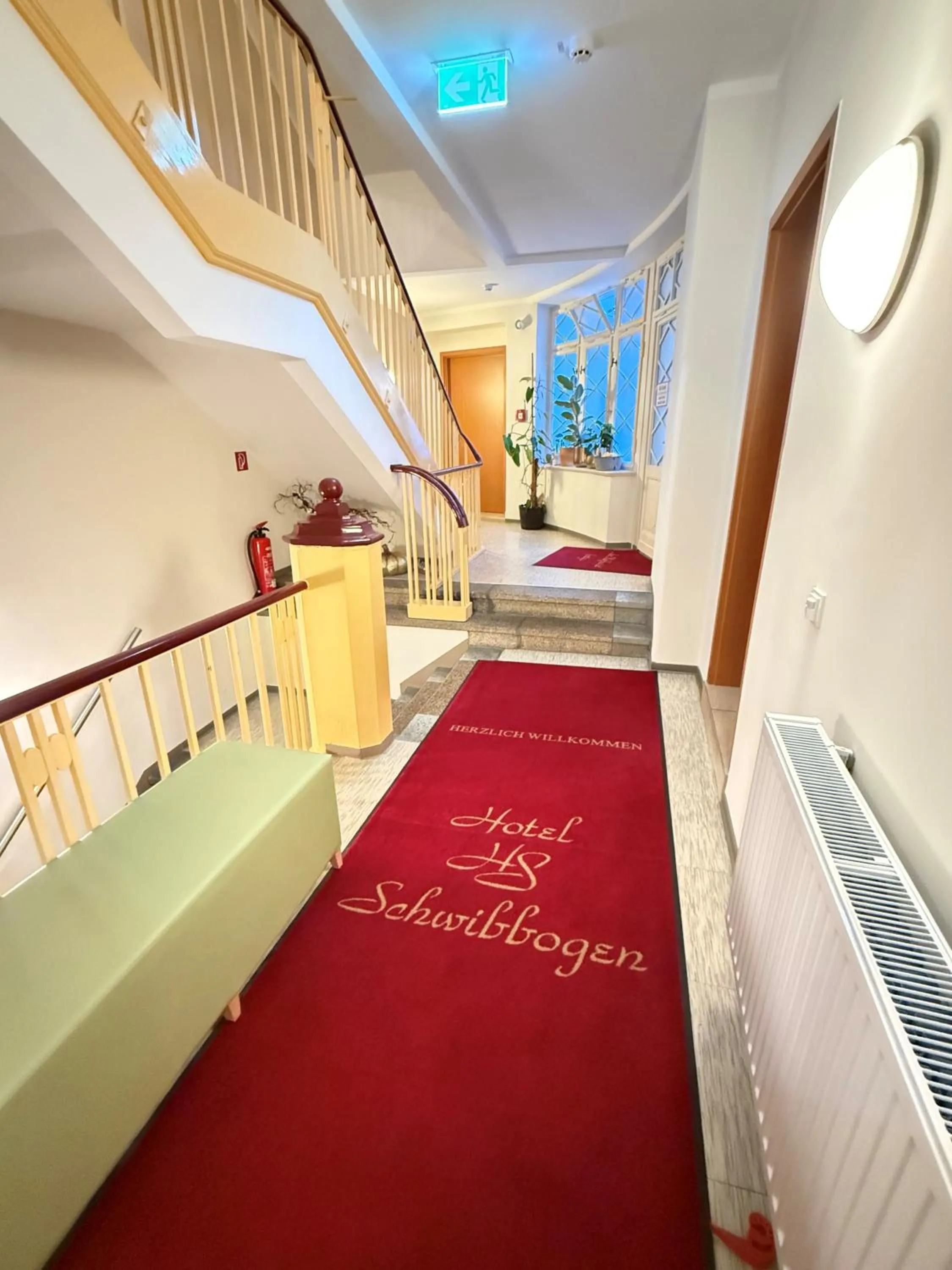 Facade/entrance, Bed in Hotel Schwibbogen Altstadt & Apartments