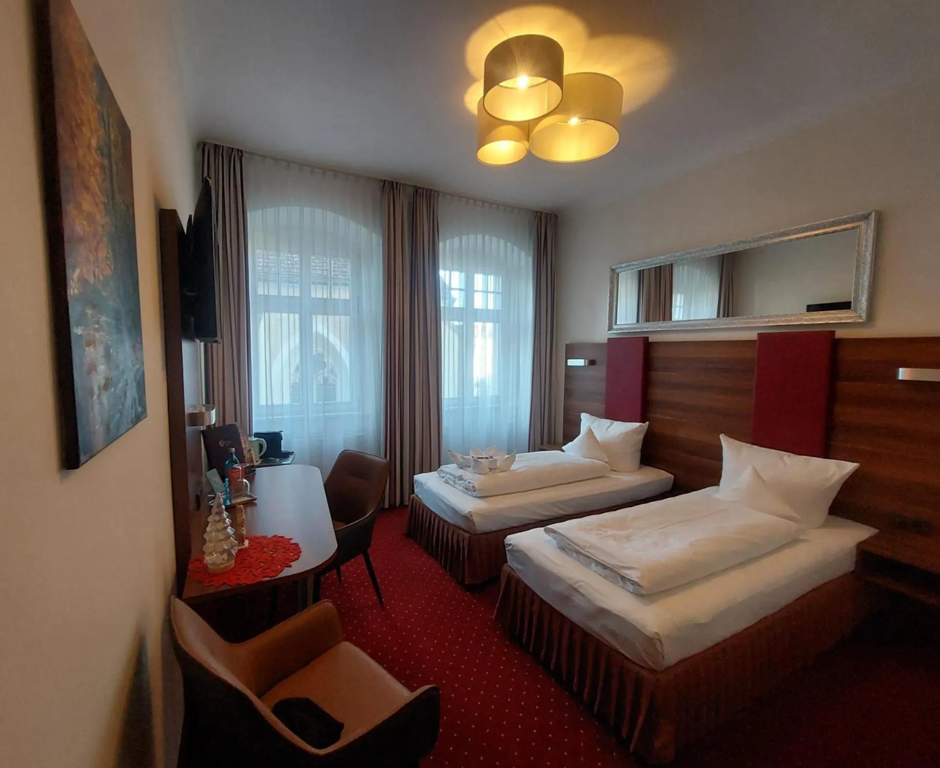 Bed in Hotel Schwibbogen Altstadt & Apartments