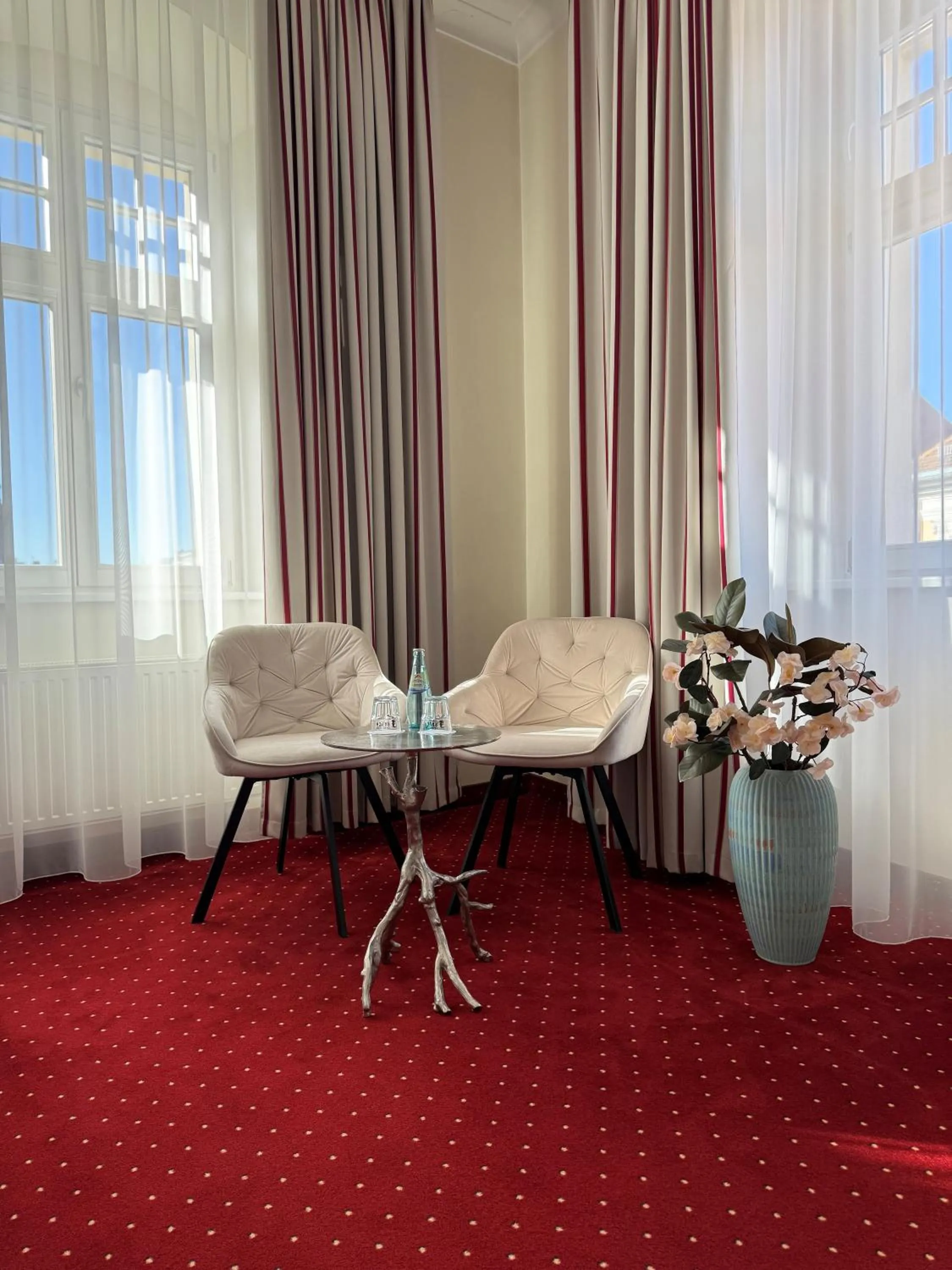 Seating area in Hotel Schwibbogen Altstadt & Apartments