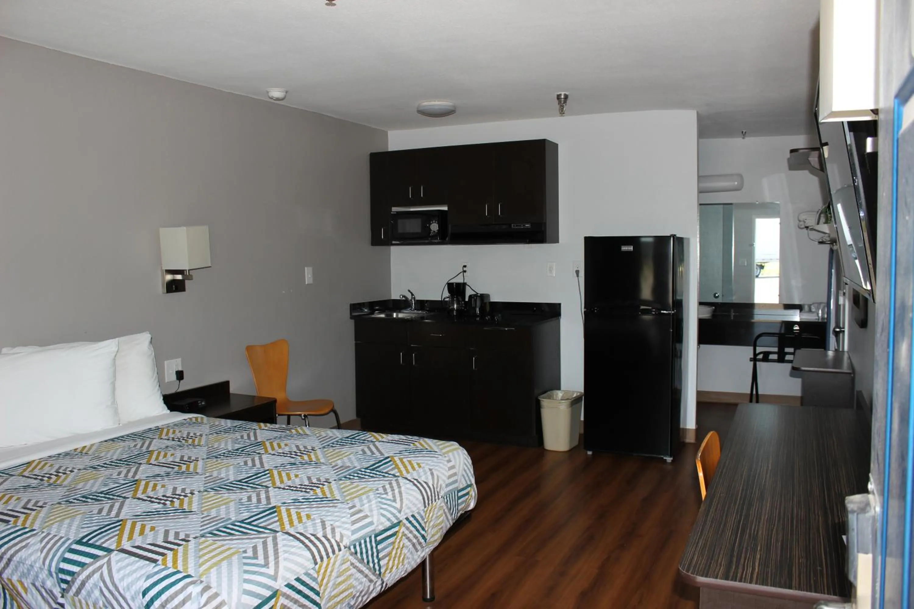 Bed in Studio 6 Abilene, TX East