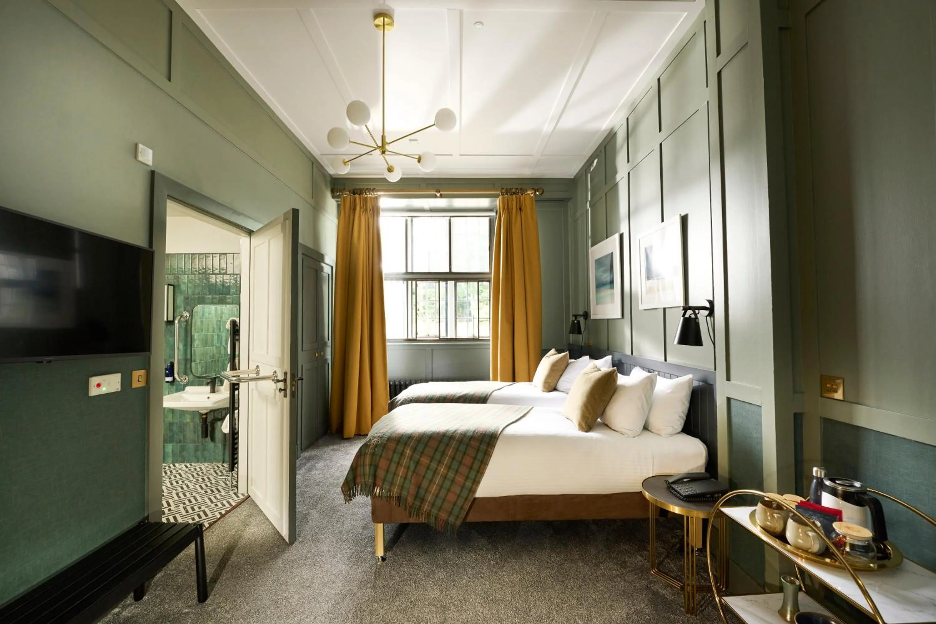 TV and multimedia, Bed in Royal Marine Hotel, by Highland Coast Hotels