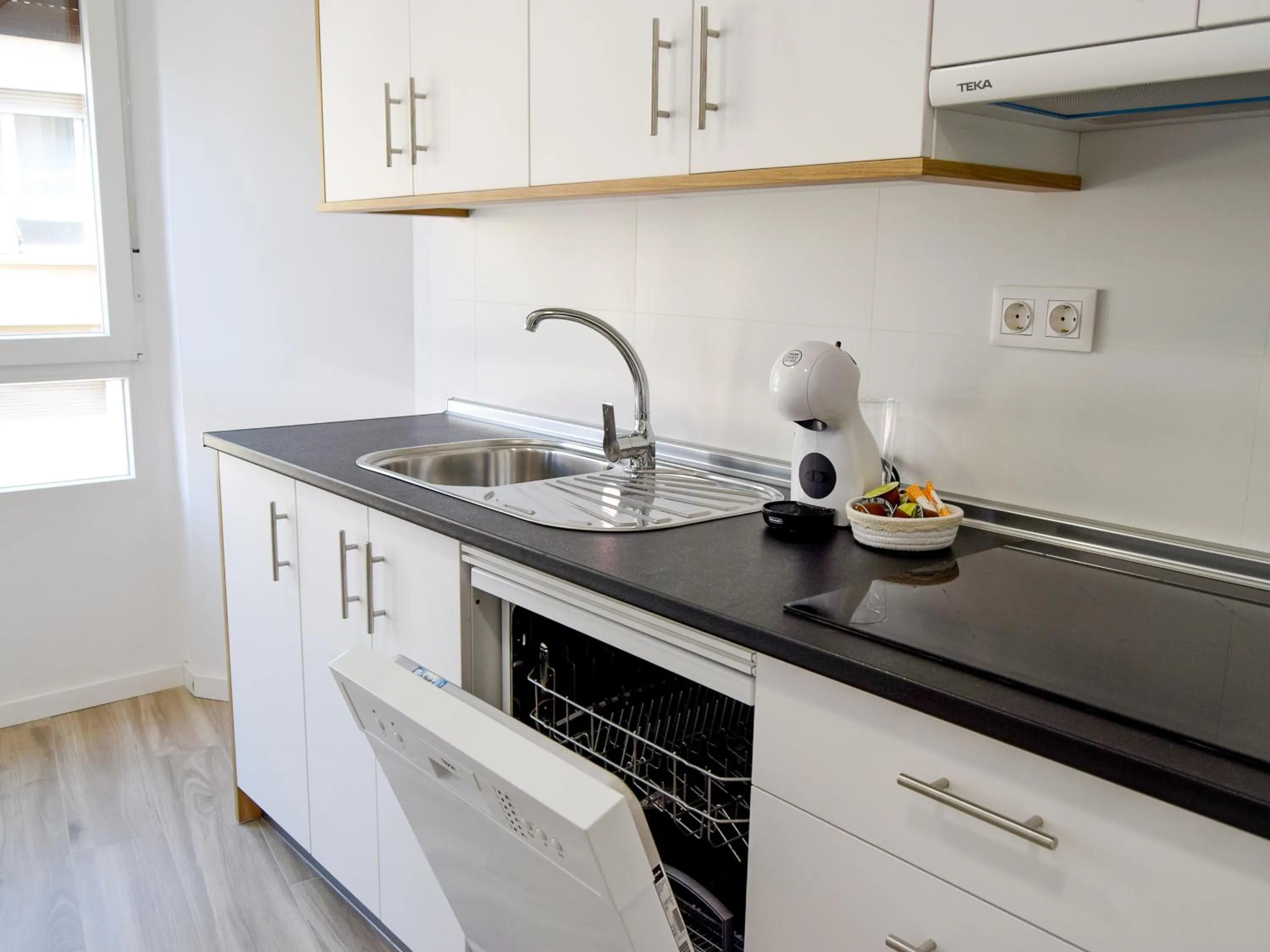 Kitchen or kitchenette in Apartamentos Zaragoza Gran Vía 3000