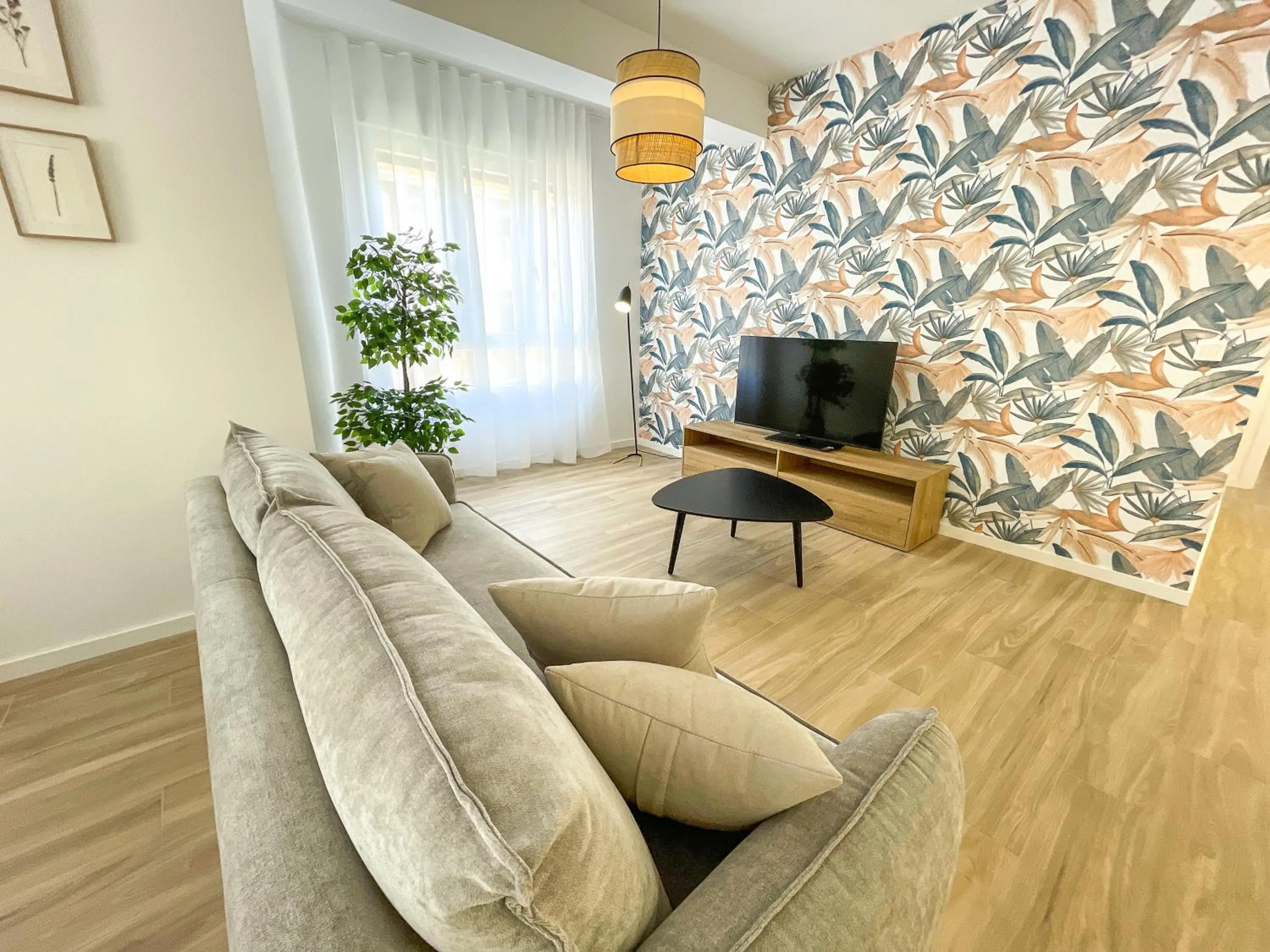 TV and multimedia in Apartamentos Zaragoza Gran Vía 3000