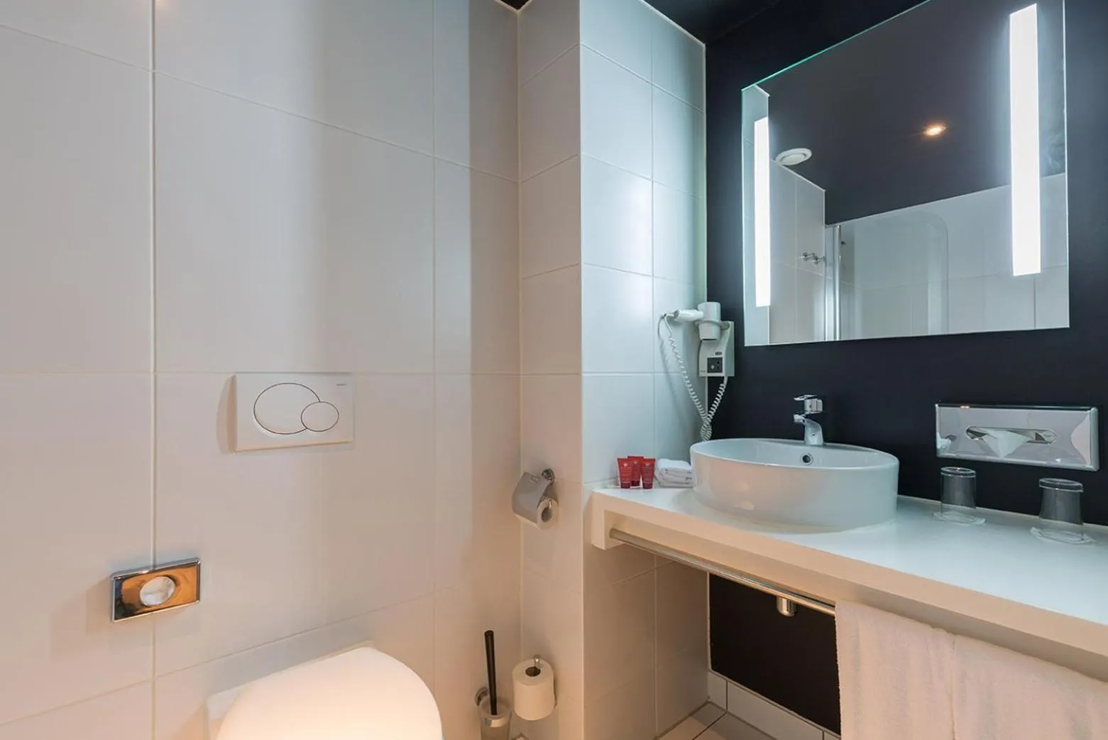 Photo of the whole room in Leonardo Hotel Almere City Center