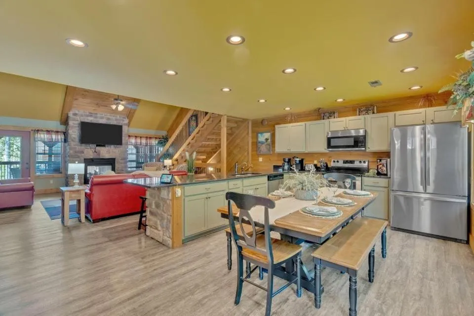 Splash Mountain Lodge by Eden Crest