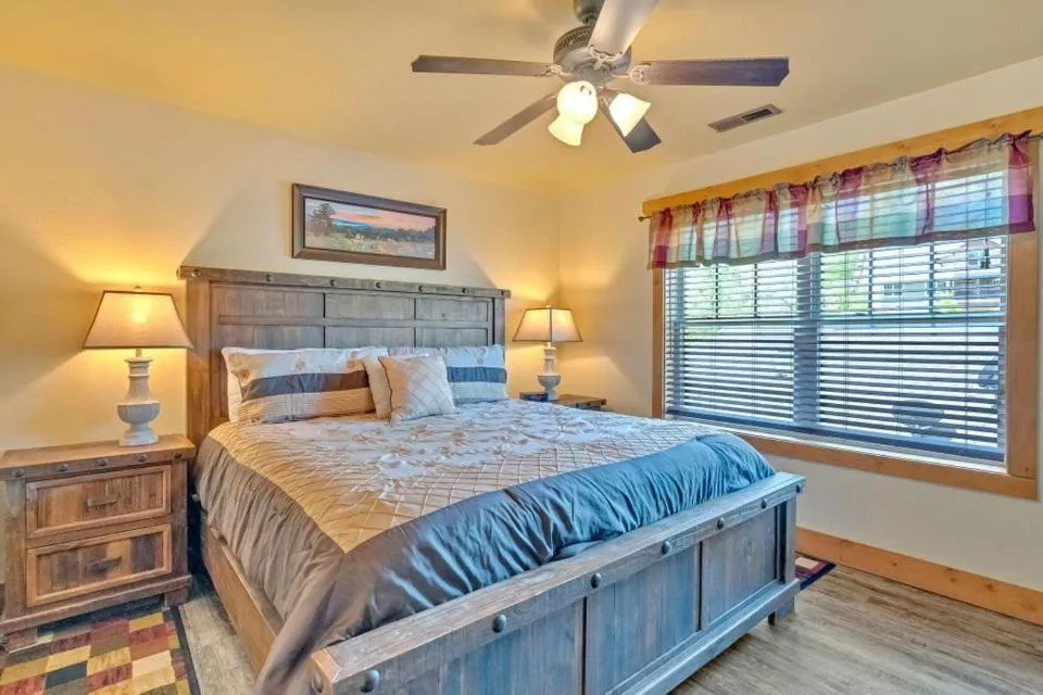 Bed in Splash Mountain Lodge by Eden Crest