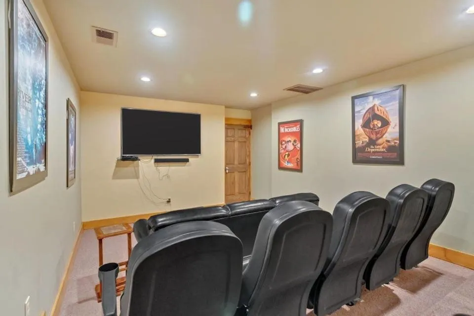 Splash Mountain Lodge by Eden Crest