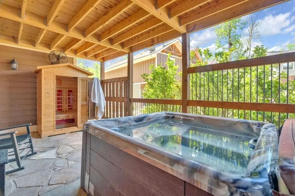 Splash Mountain Lodge by Eden Crest