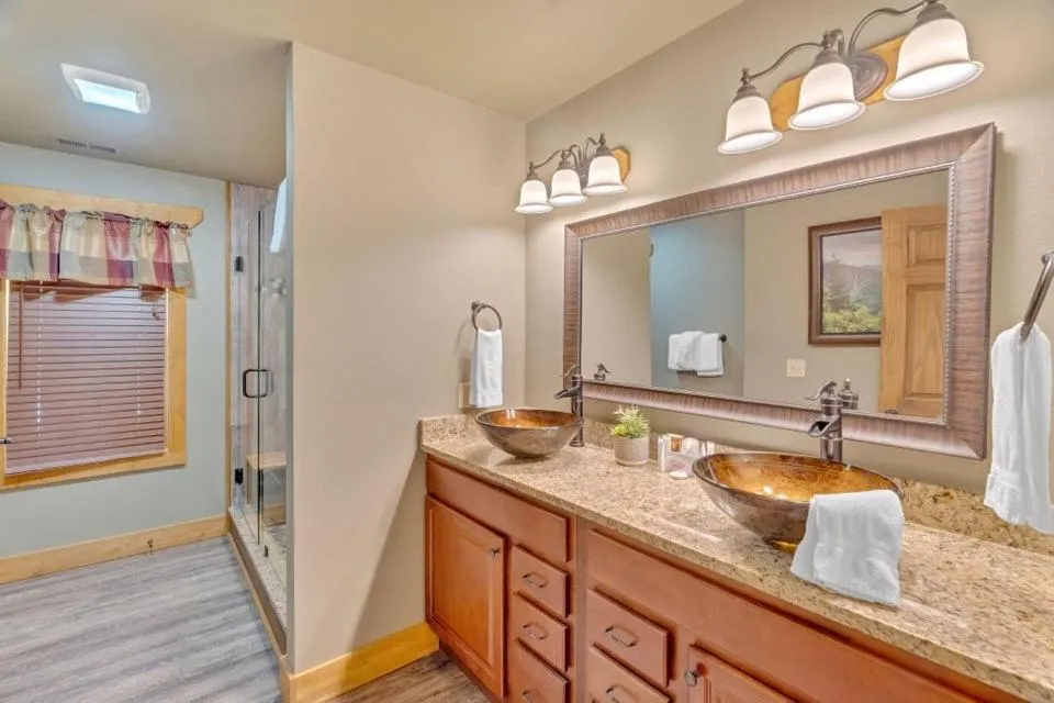 Splash Mountain Lodge by Eden Crest