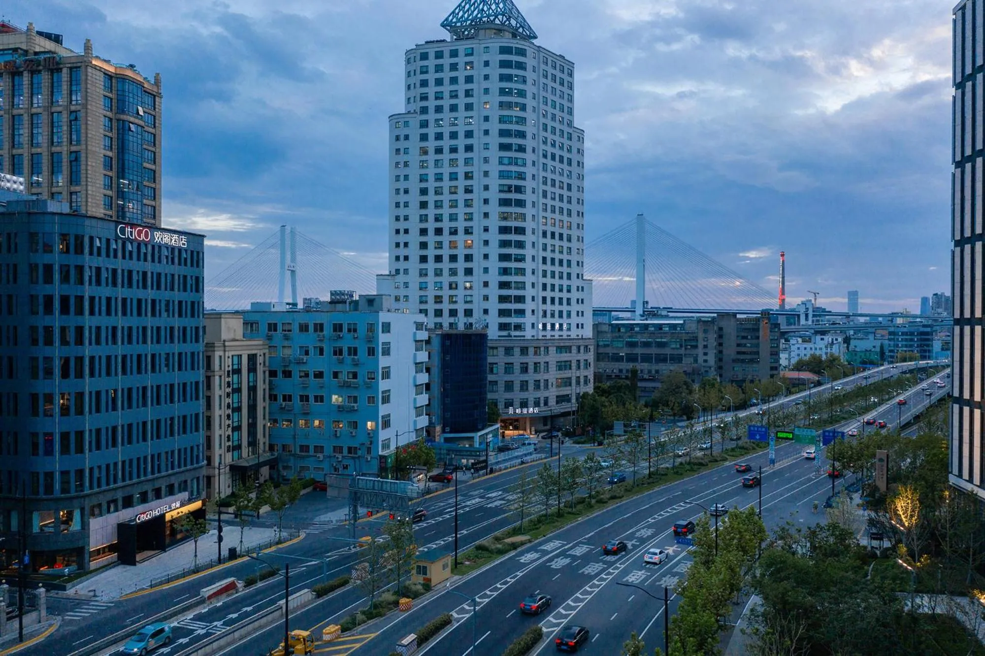 Street view in CitiGO Hotel Shanghai On The Bund