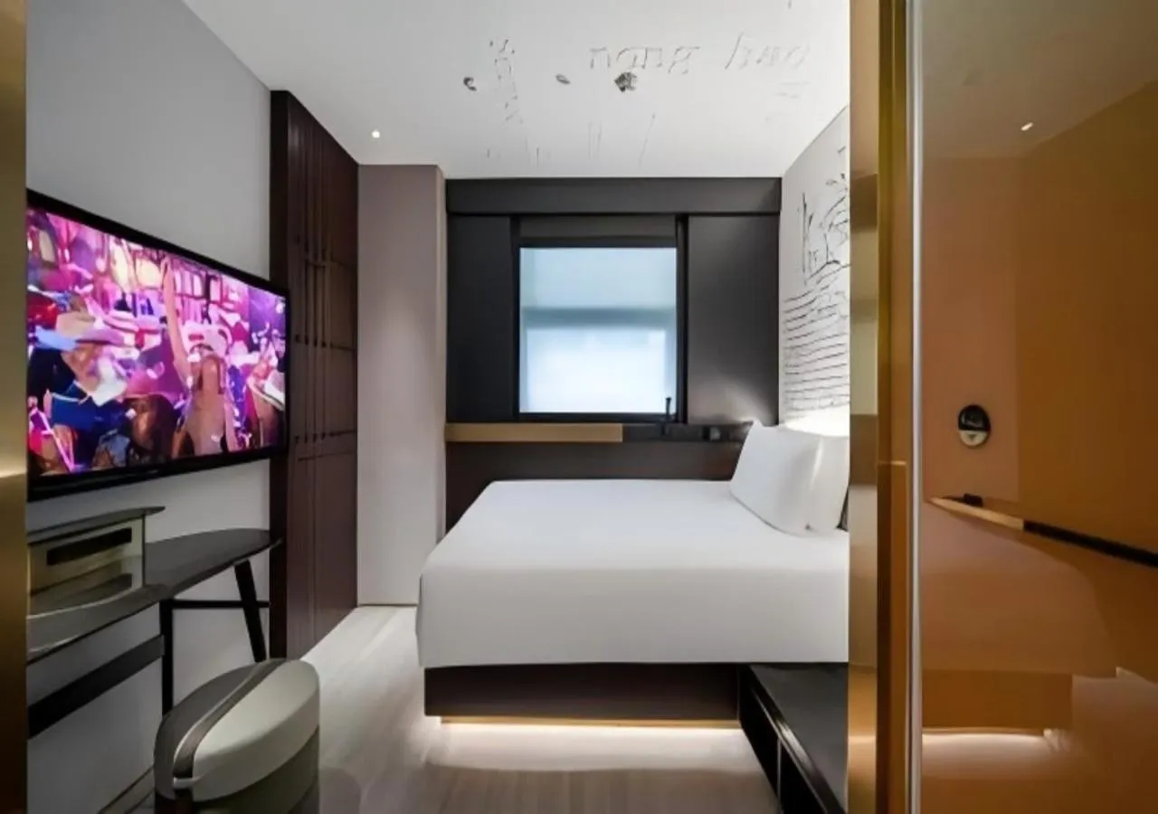 Photo of the whole room in CitiGO Hotel Shanghai On The Bund