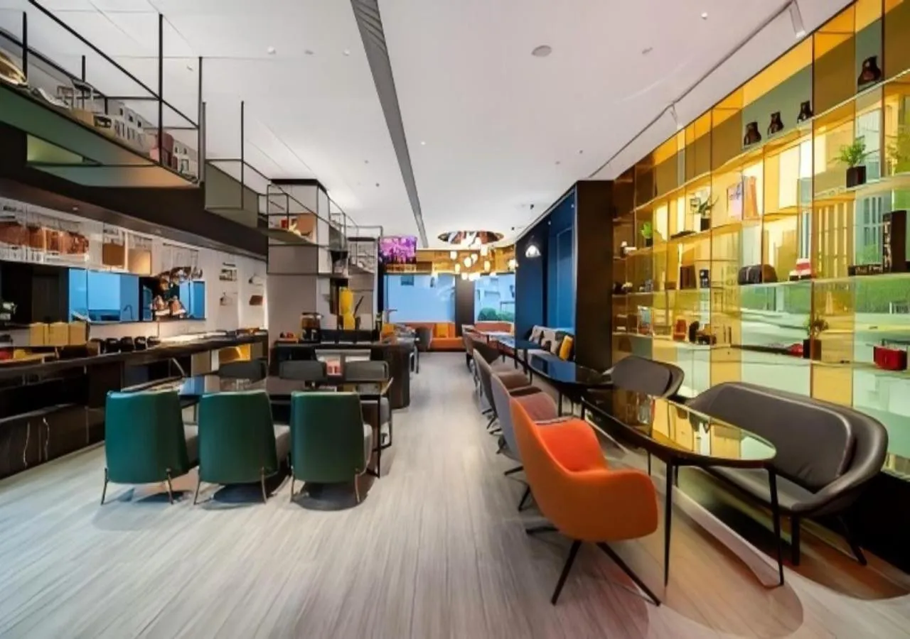 Restaurant/places to eat in CitiGO Hotel Shanghai On The Bund