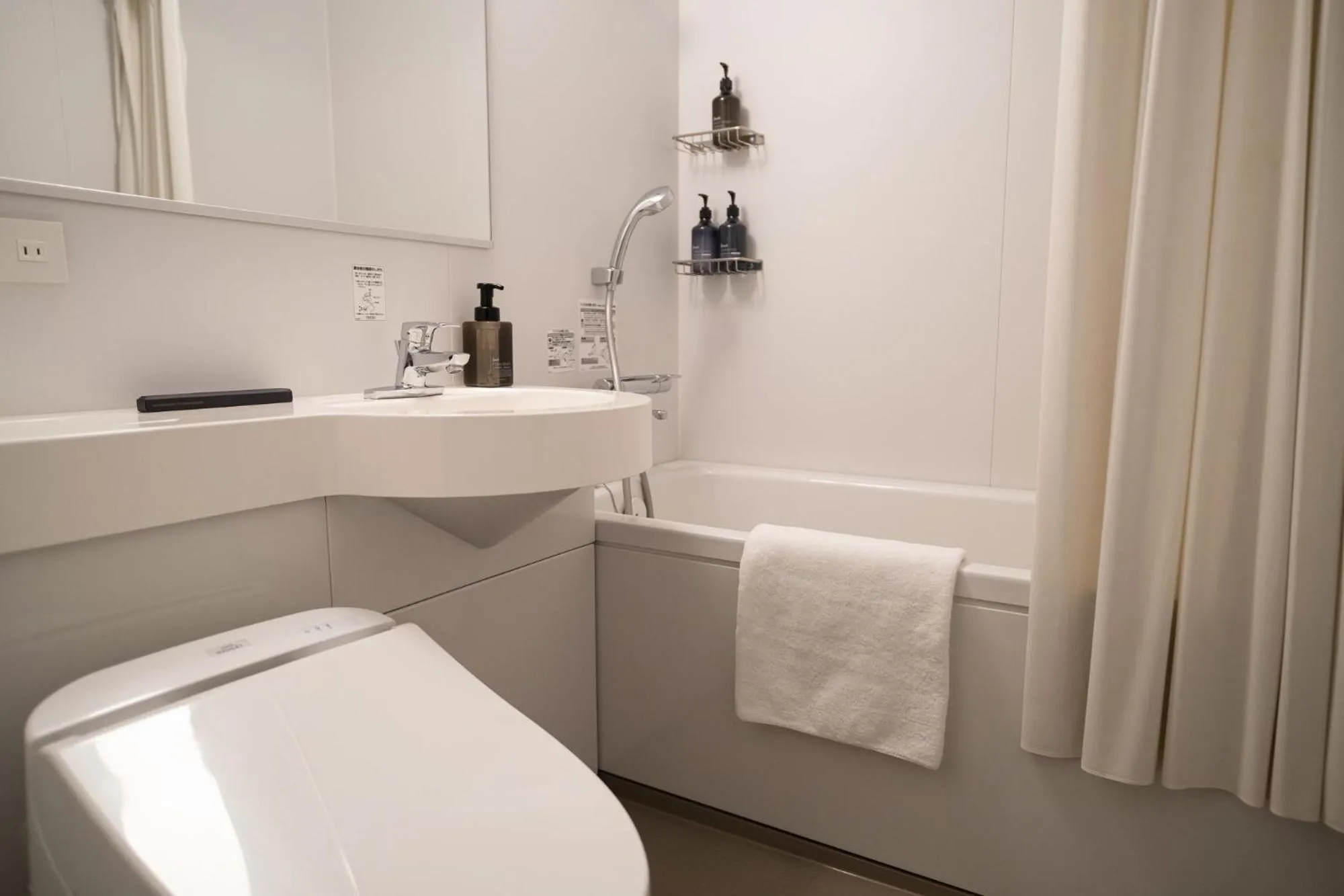 Shower in WAYFARER Gojo