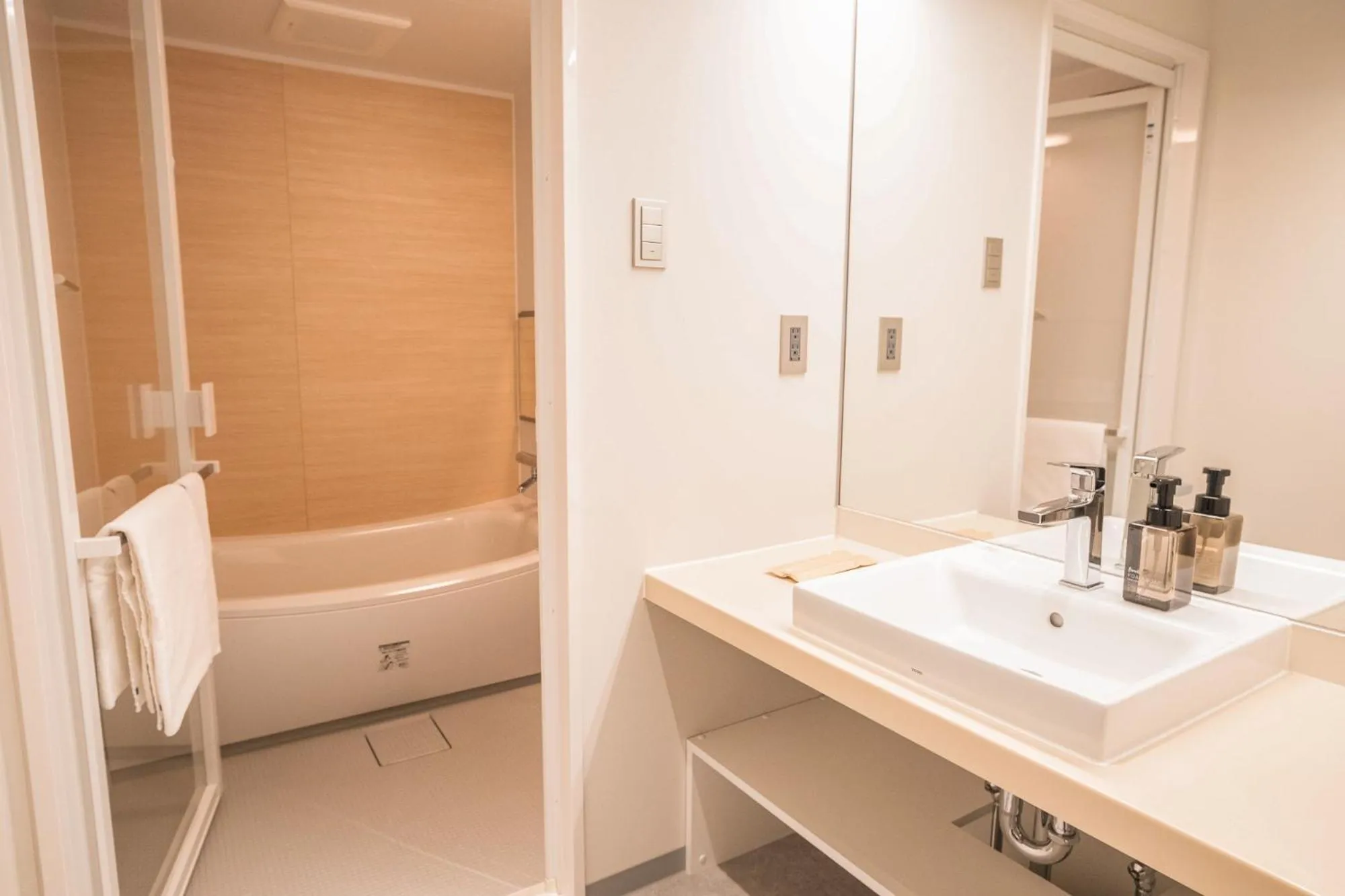 Shower in WAYFARER Gojo