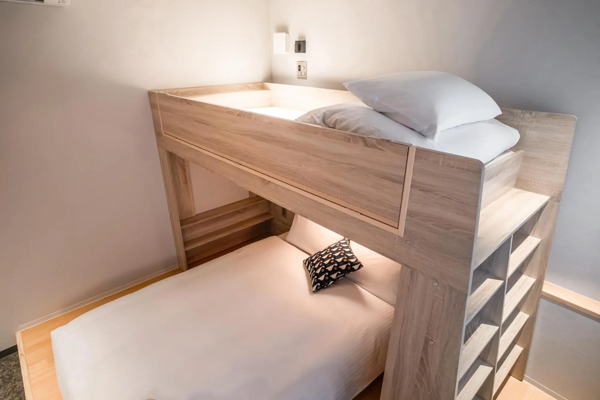 Bed in WAYFARER Gojo