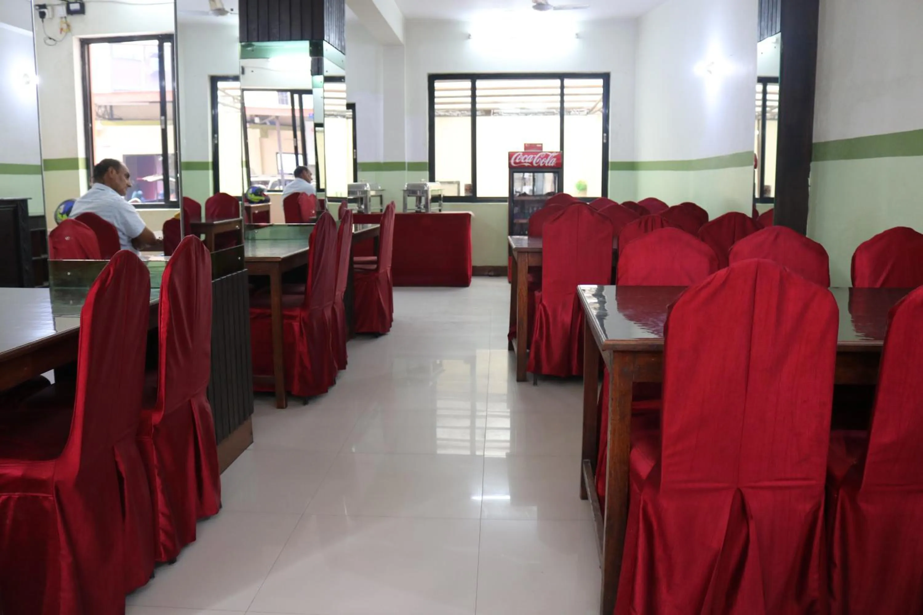 Restaurant/places to eat in Hotel Pashupati Plaza