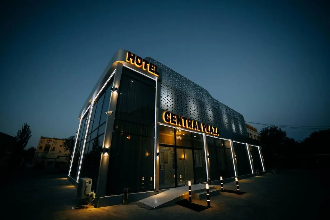 Central Plaza Hotel