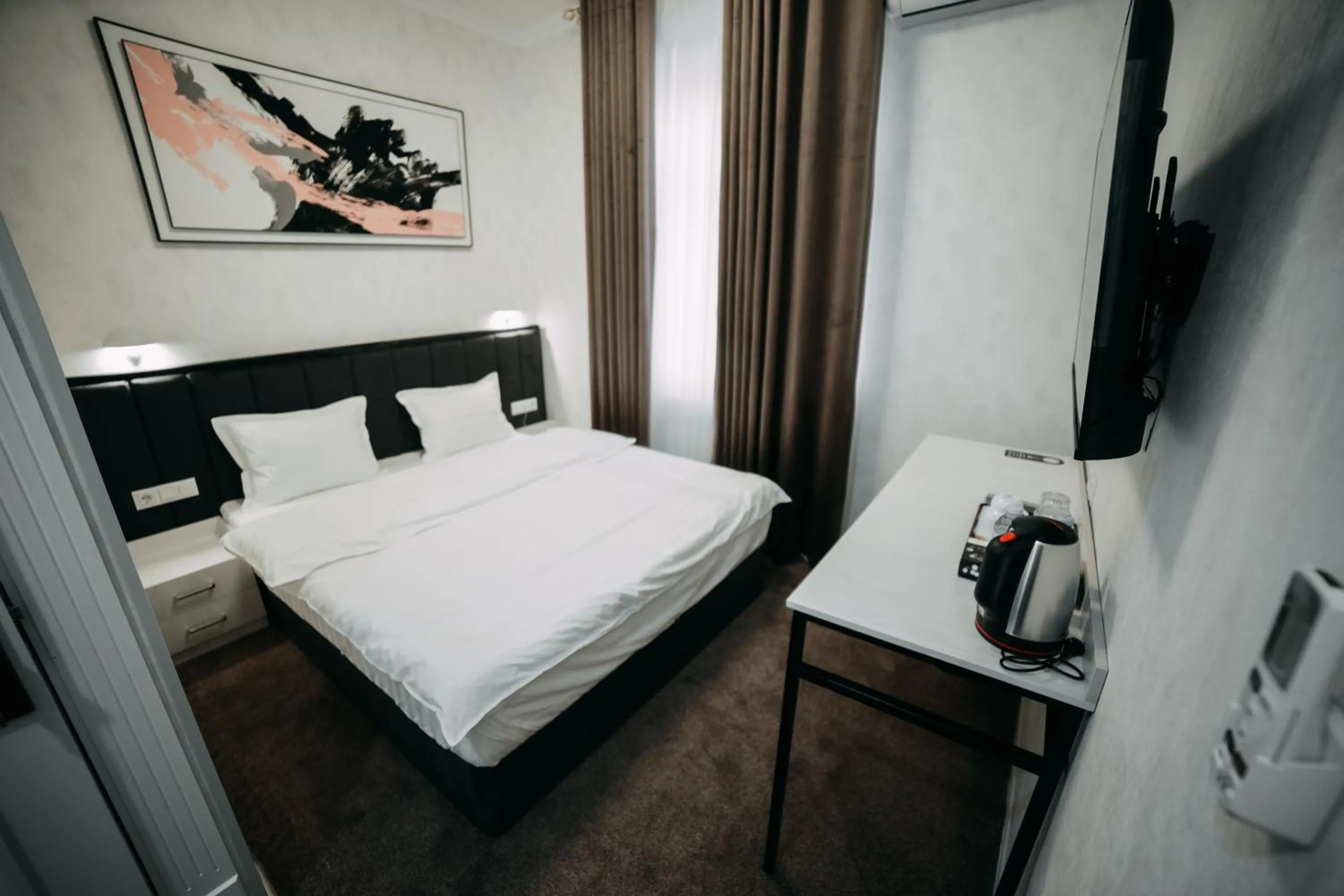 Deluxe Room in Central Plaza Hotel