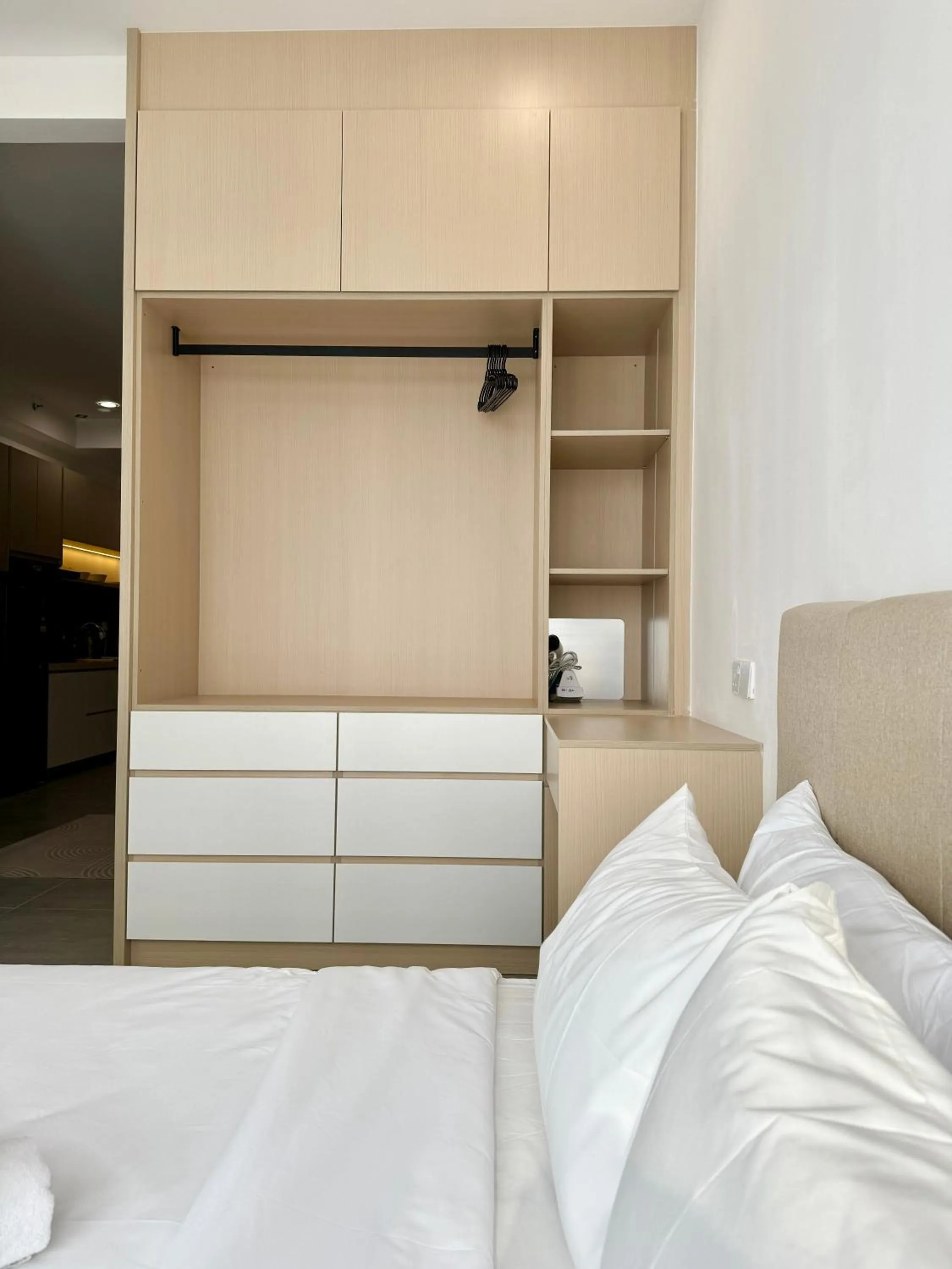 Bedroom, Bed in Sunsuria Forum SOHO & Residence Suites Setia Alam by MOKA