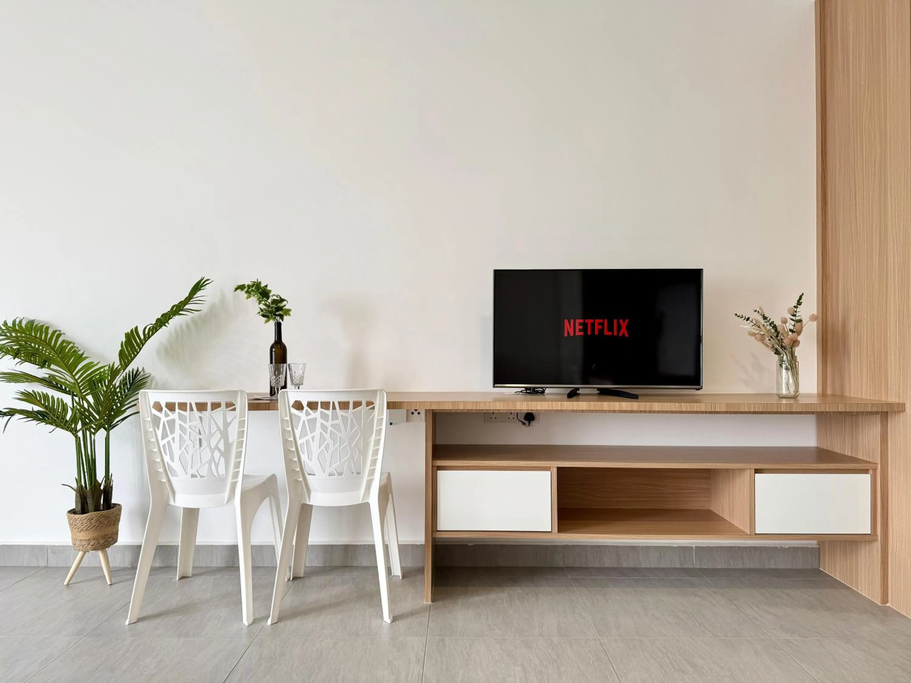 TV and multimedia in Sunsuria Forum SOHO & Residence Suites Setia Alam by MOKA