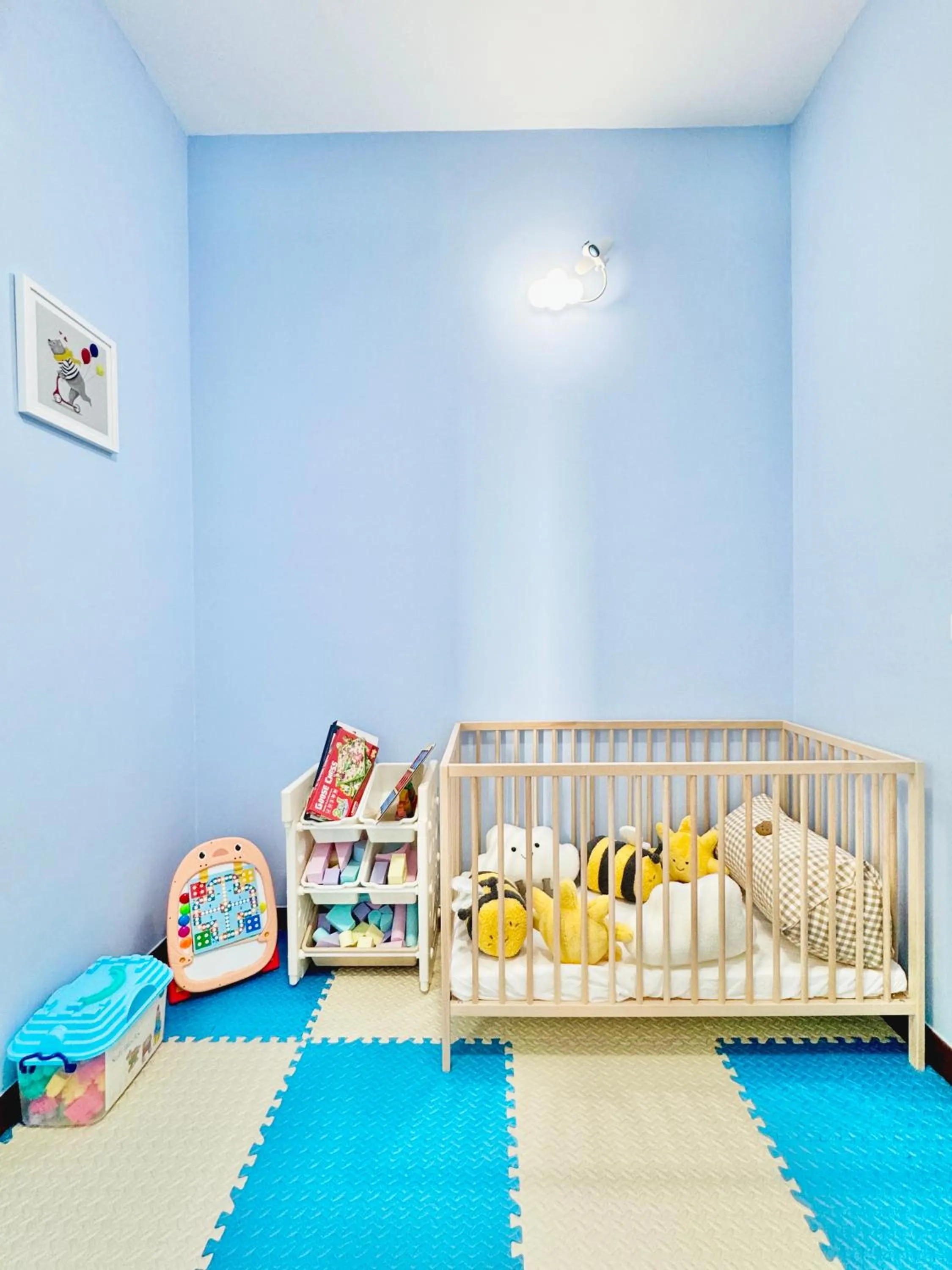 Bedroom, Bed in Sunsuria Forum SOHO & Residence Suites Setia Alam by MOKA