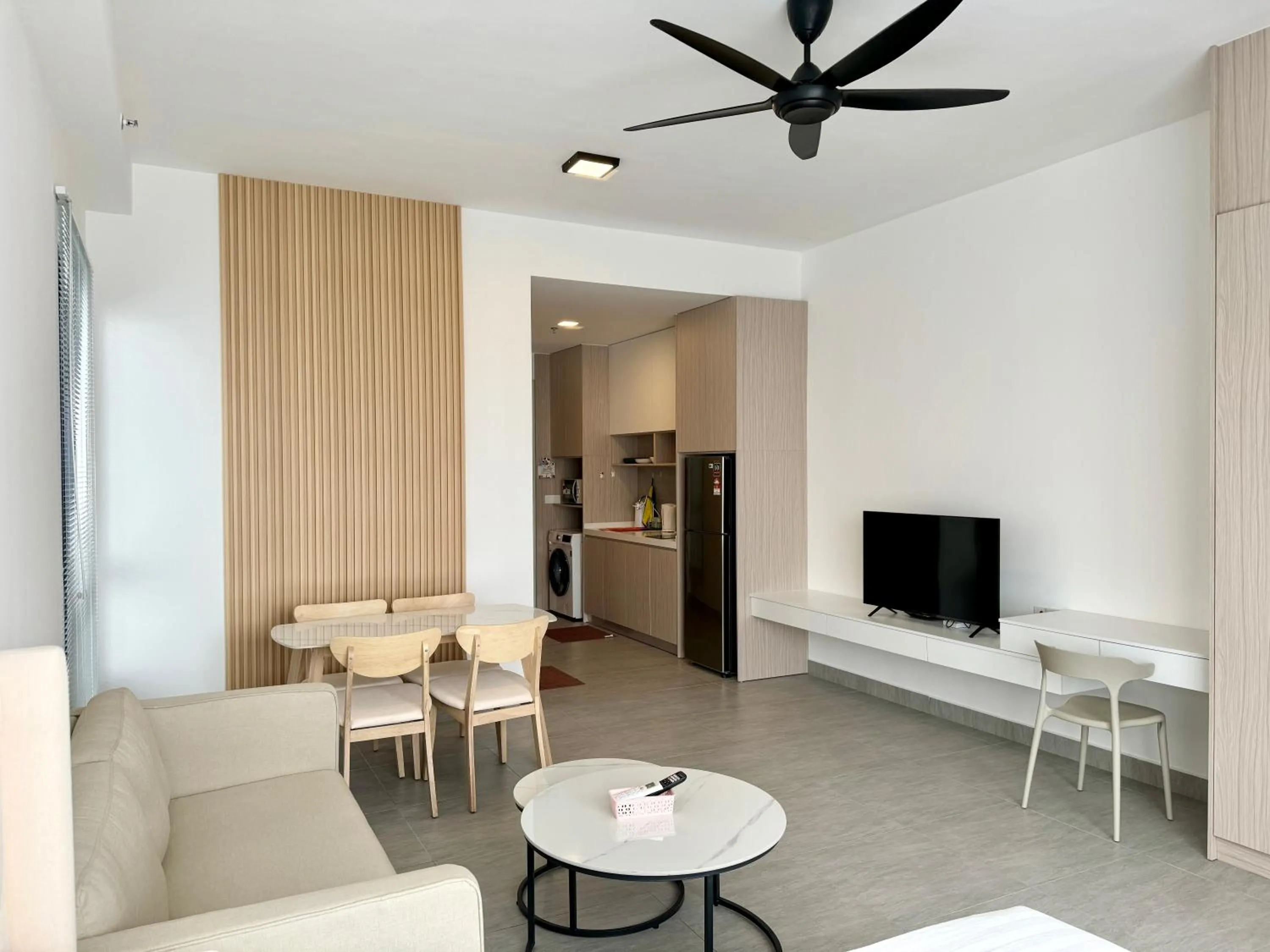 Kitchen or kitchenette in Sunsuria Forum SOHO & Residence Suites Setia Alam by MOKA