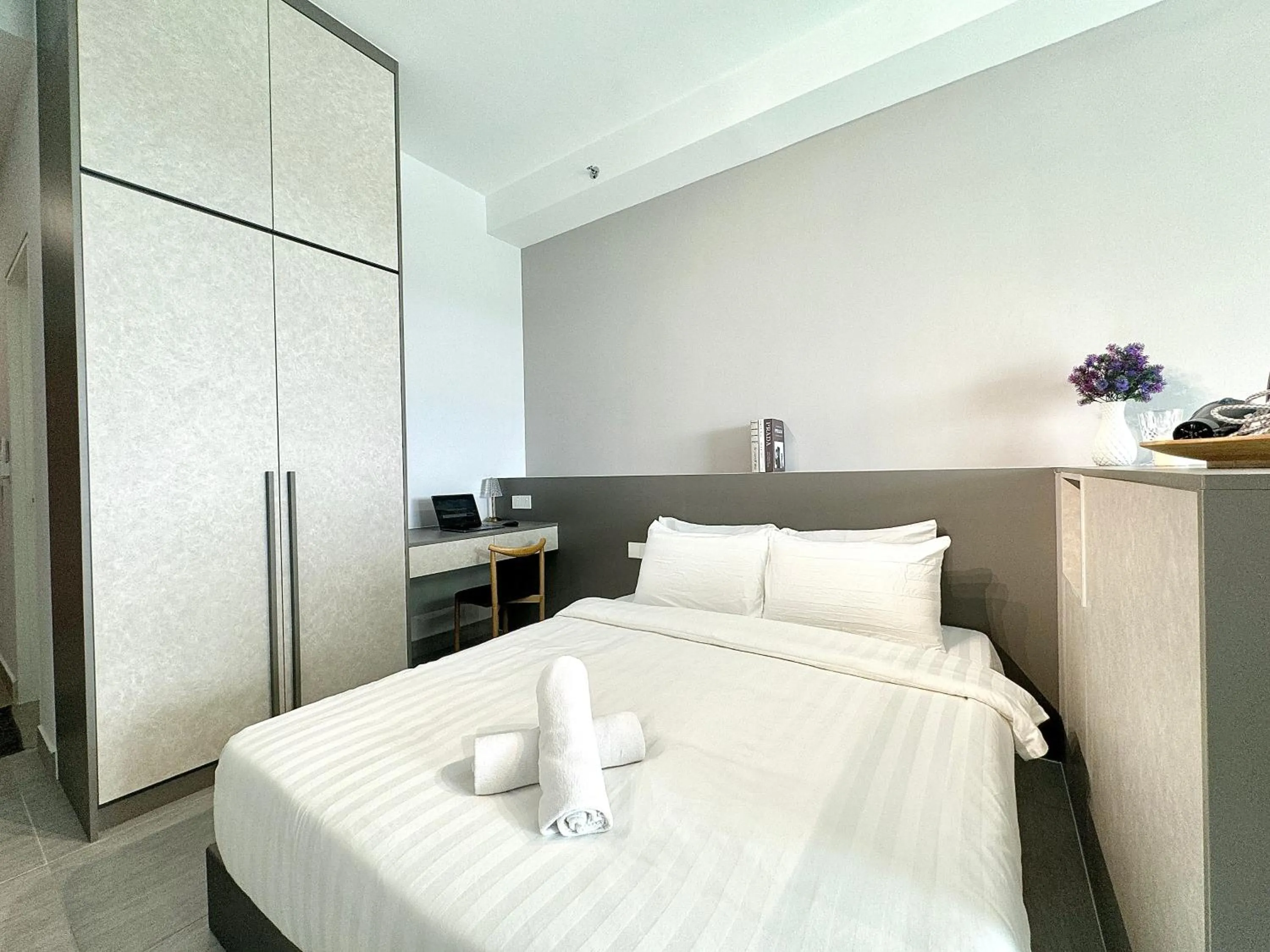 Bed in Sunsuria Forum SOHO & Residence Suites Setia Alam by MOKA