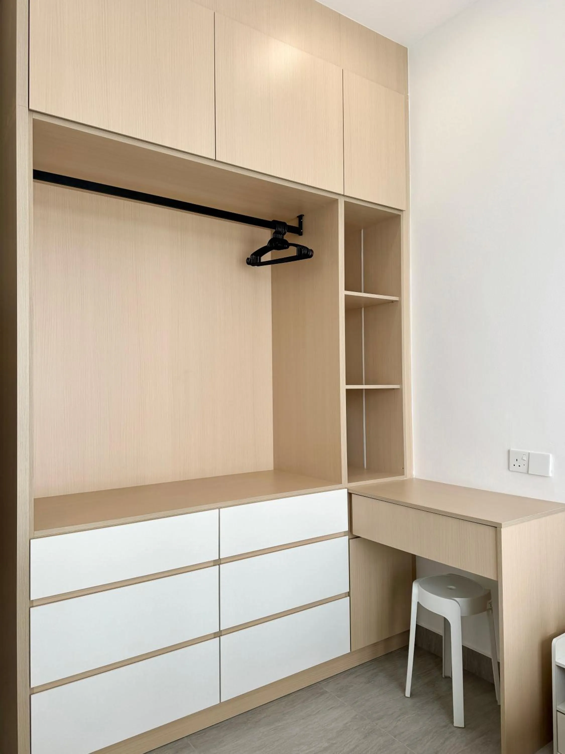 wardrobe in Sunsuria Forum SOHO & Residence Suites Setia Alam by MOKA