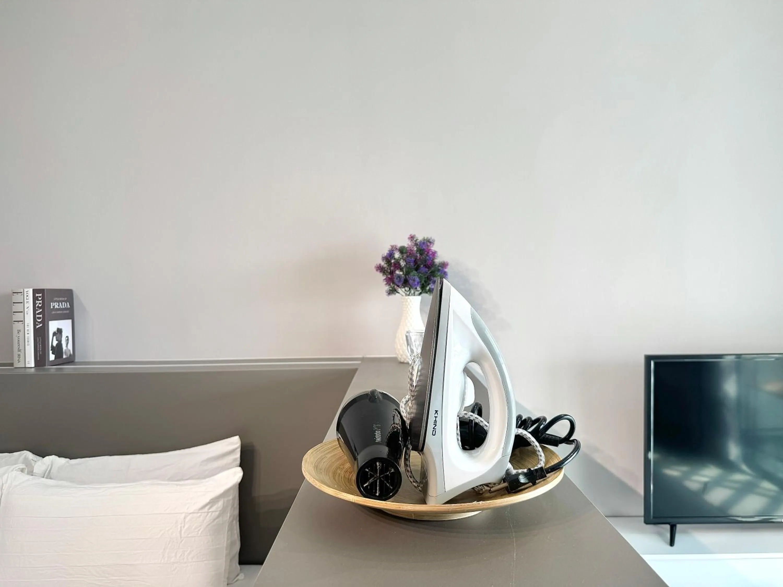 flat iron in Sunsuria Forum SOHO & Residence Suites Setia Alam by MOKA