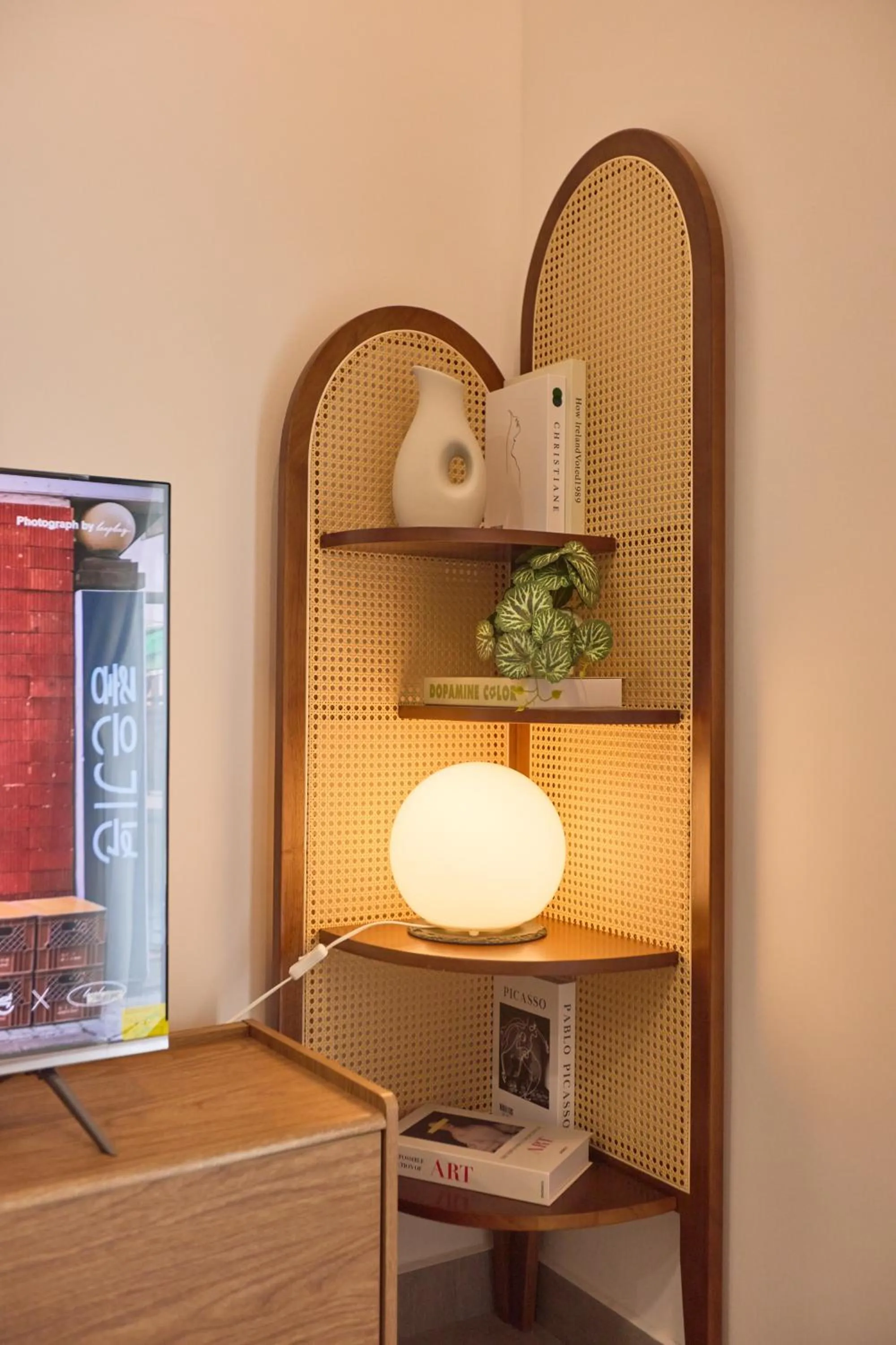 Living room in Sunsuria Forum SOHO & Residence Suites Setia Alam by MOKA