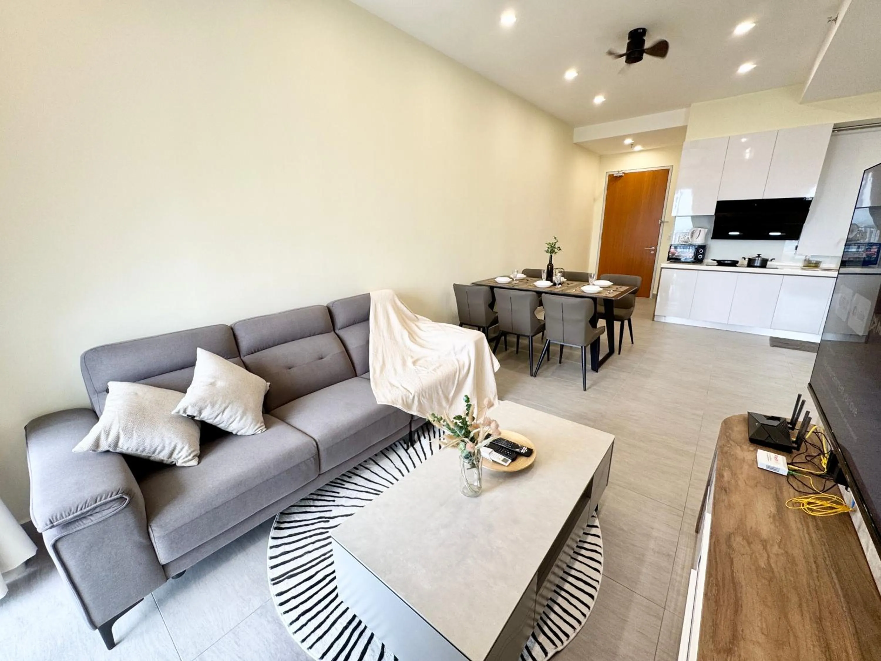 TV and multimedia in Sunsuria Forum SOHO & Residence Suites Setia Alam by MOKA