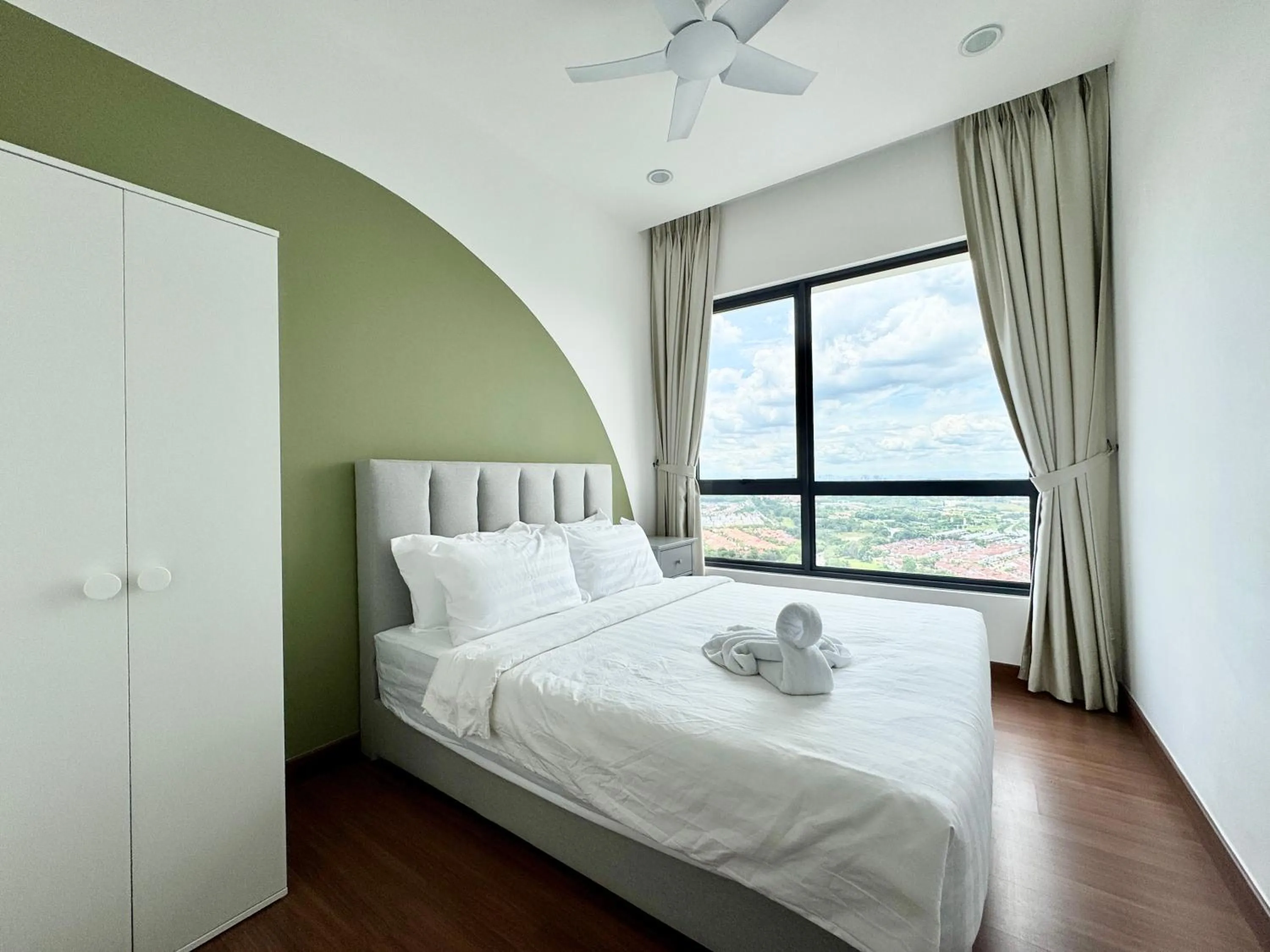 Bed in Sunsuria Forum SOHO & Residence Suites Setia Alam by MOKA