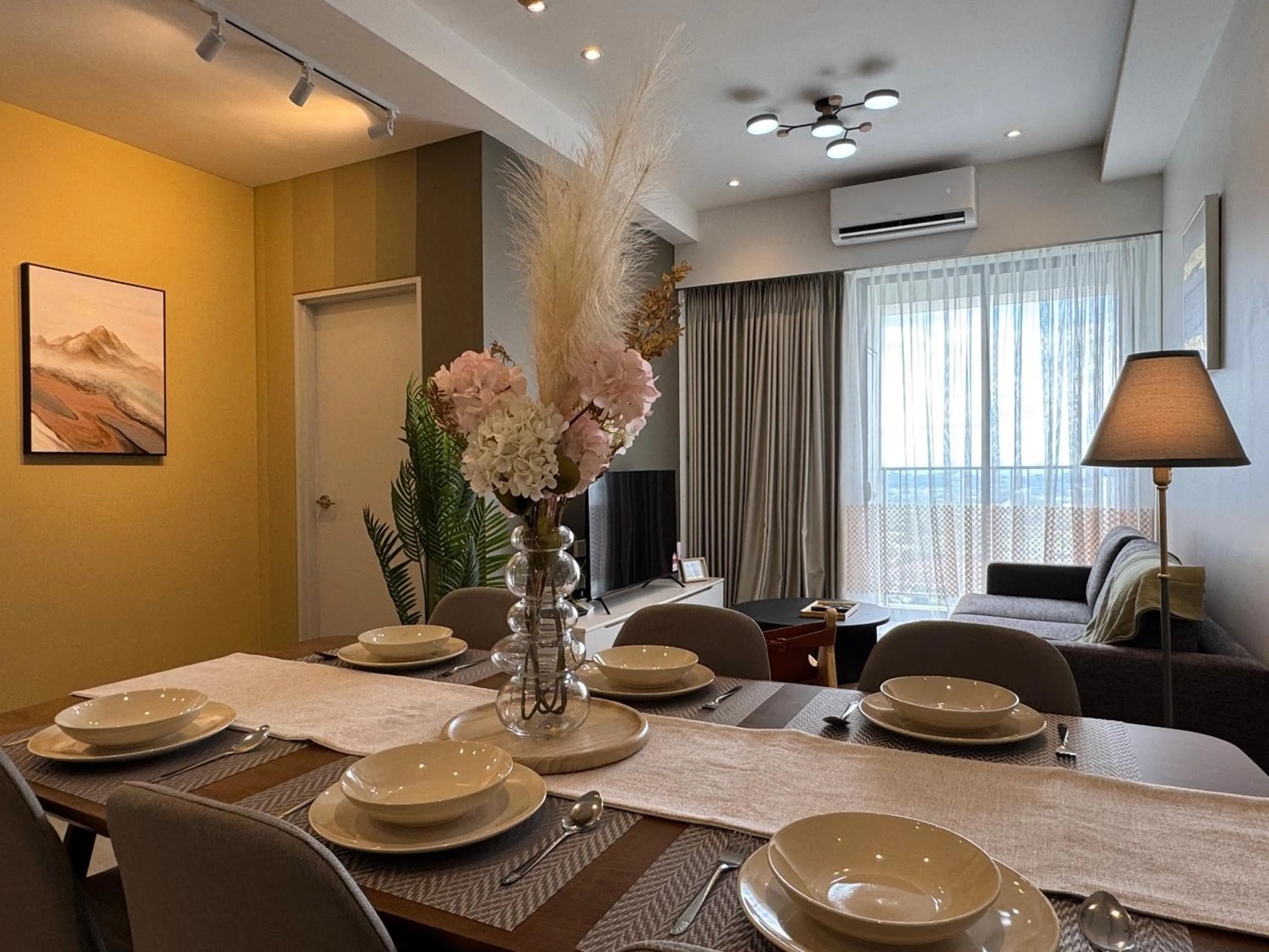 Dining area in Sunsuria Forum SOHO & Residence Suites Setia Alam by MOKA