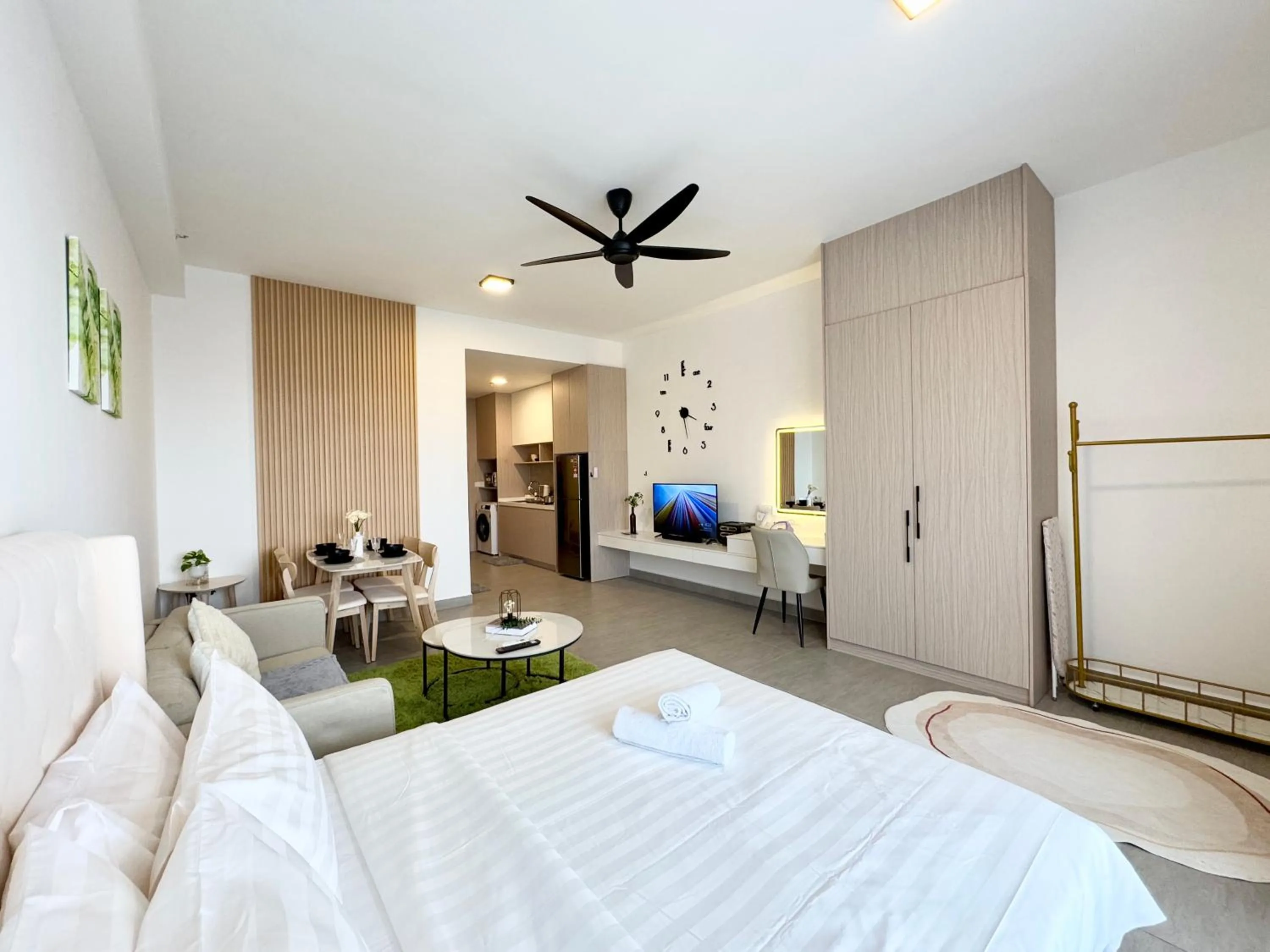 Bed in Sunsuria Forum SOHO & Residence Suites Setia Alam by MOKA