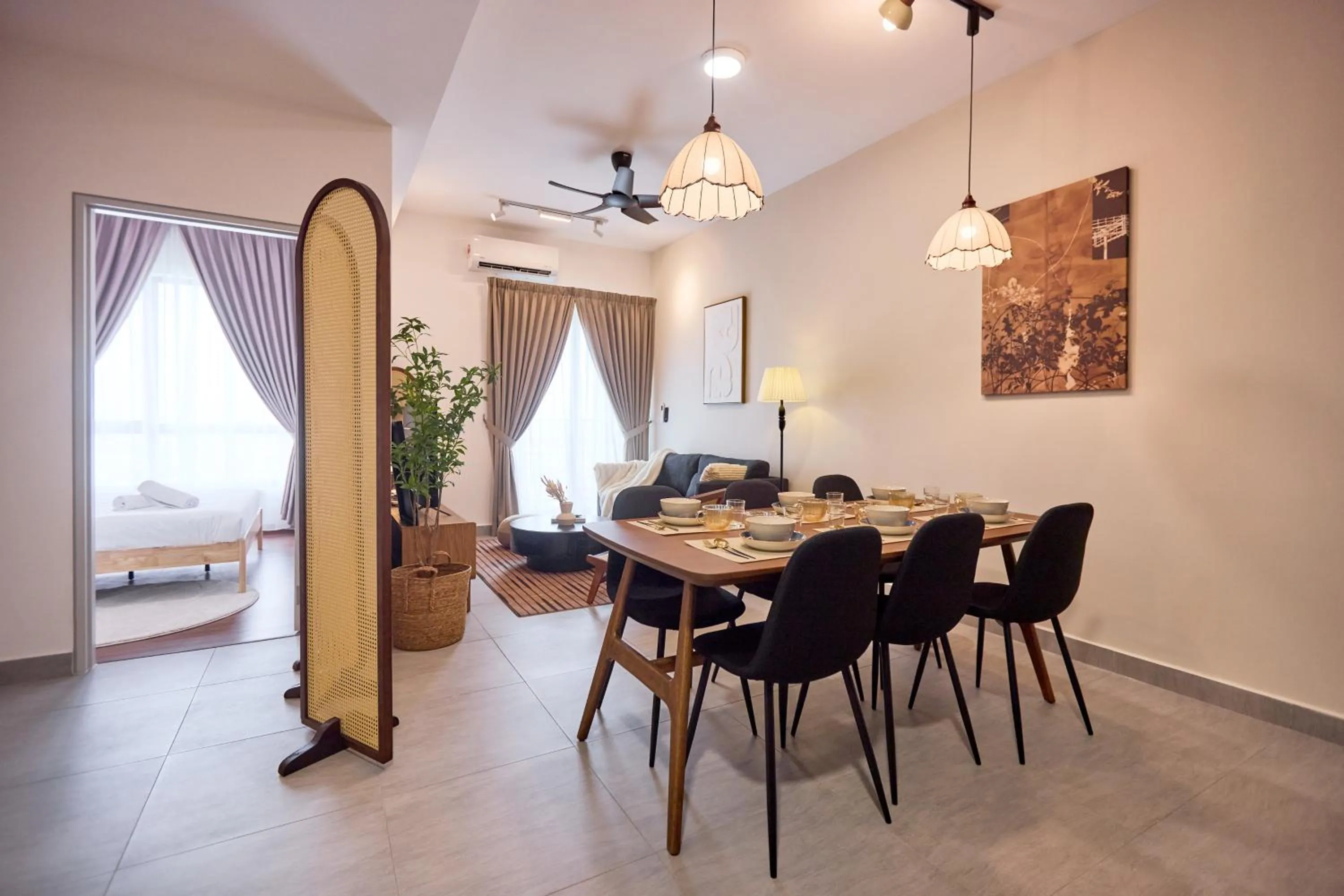 Living room in Sunsuria Forum SOHO & Residence Suites Setia Alam by MOKA