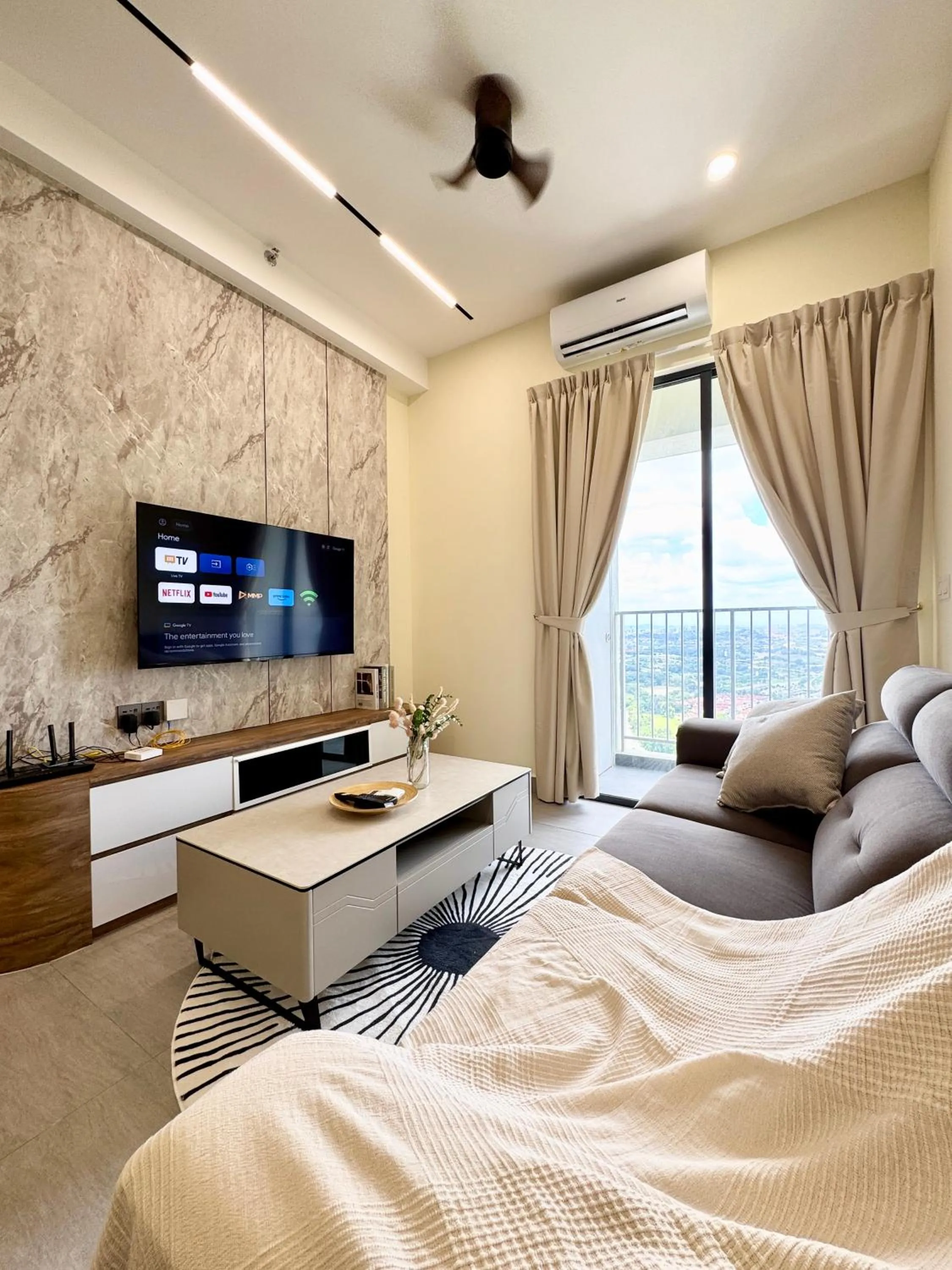 TV and multimedia, Bed in Sunsuria Forum SOHO & Residence Suites Setia Alam by MOKA