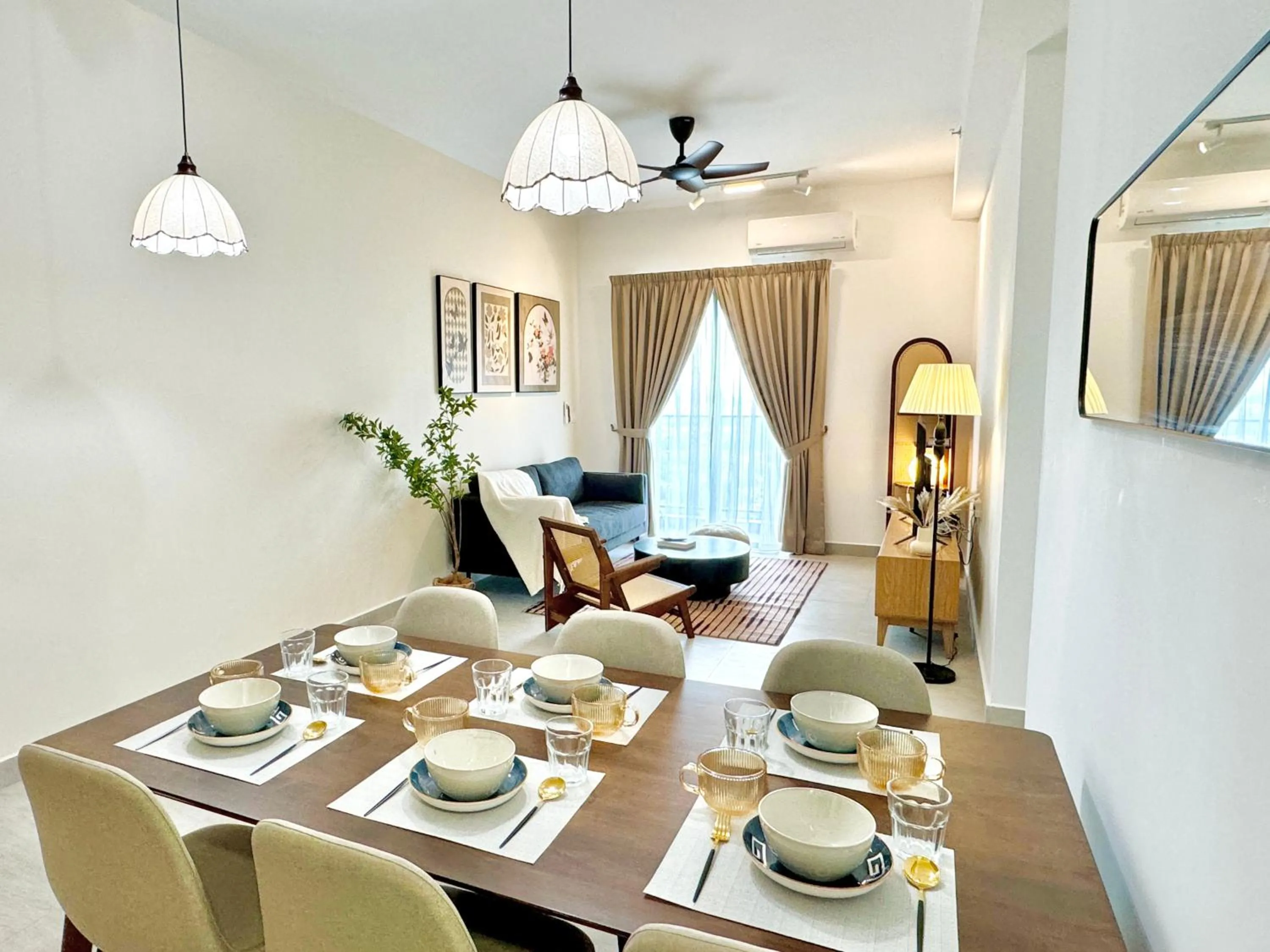 Living room in Sunsuria Forum SOHO & Residence Suites Setia Alam by MOKA