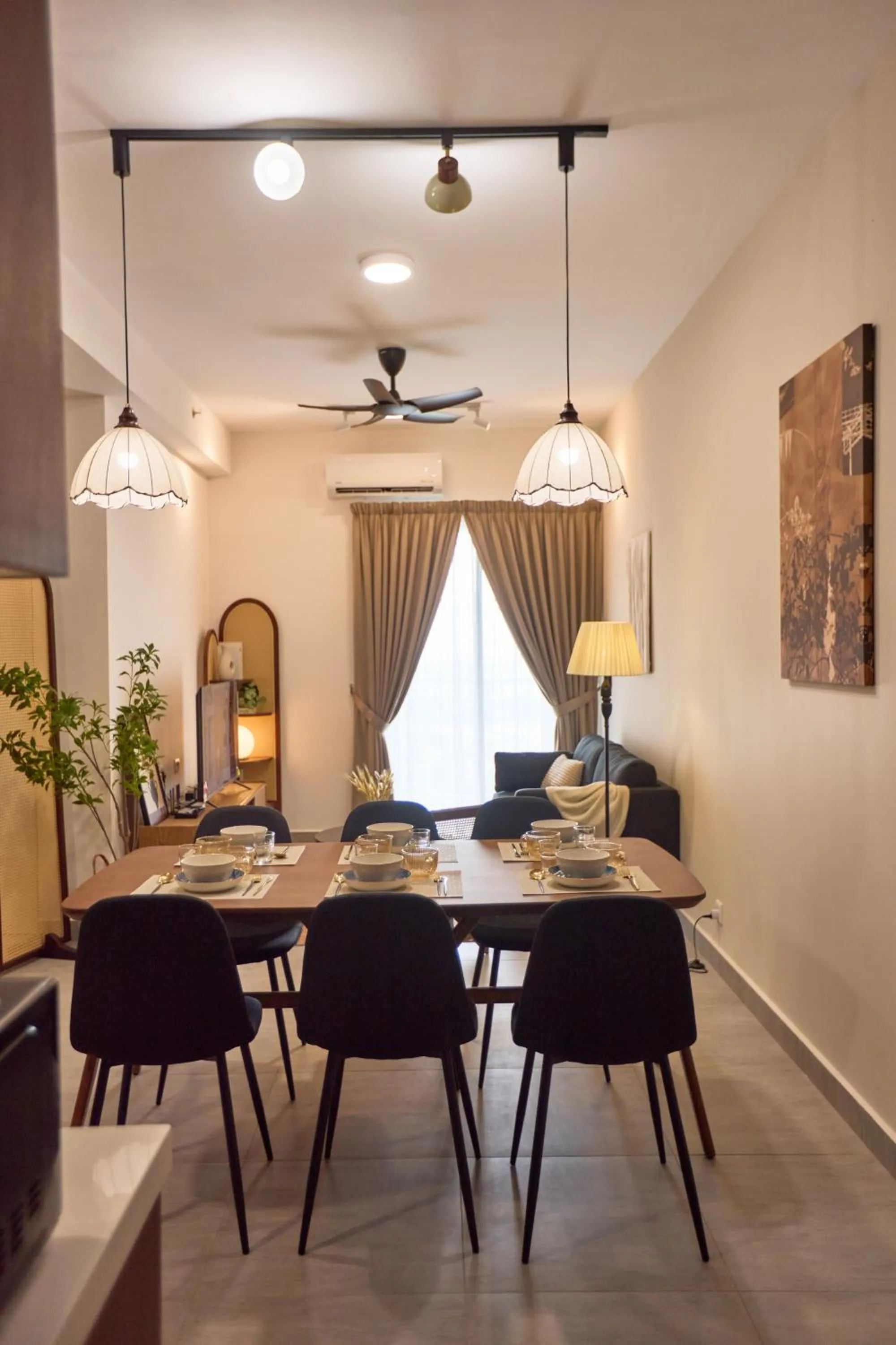 Dining area in Sunsuria Forum SOHO & Residence Suites Setia Alam by MOKA