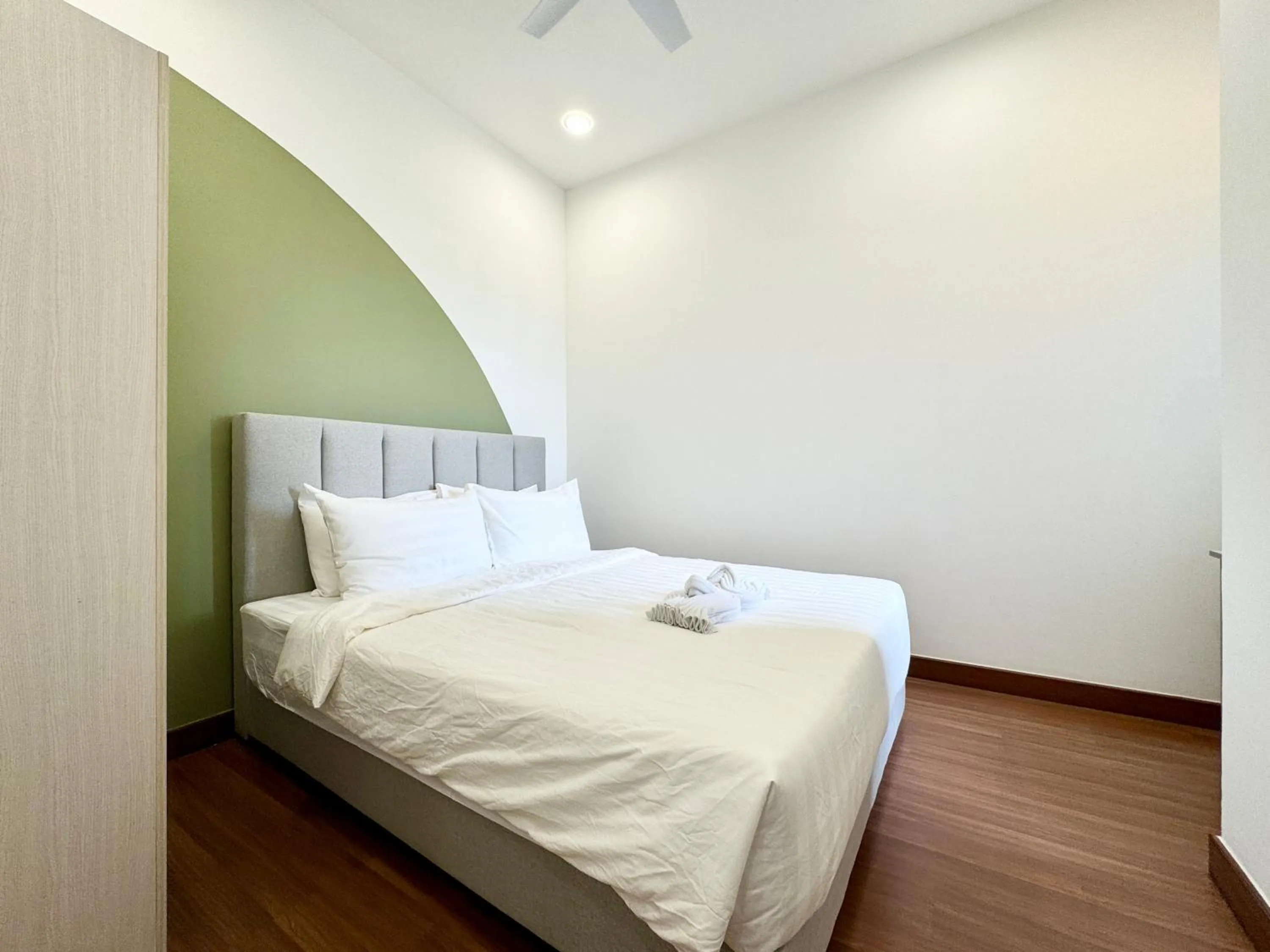 Bed in Sunsuria Forum SOHO & Residence Suites Setia Alam by MOKA
