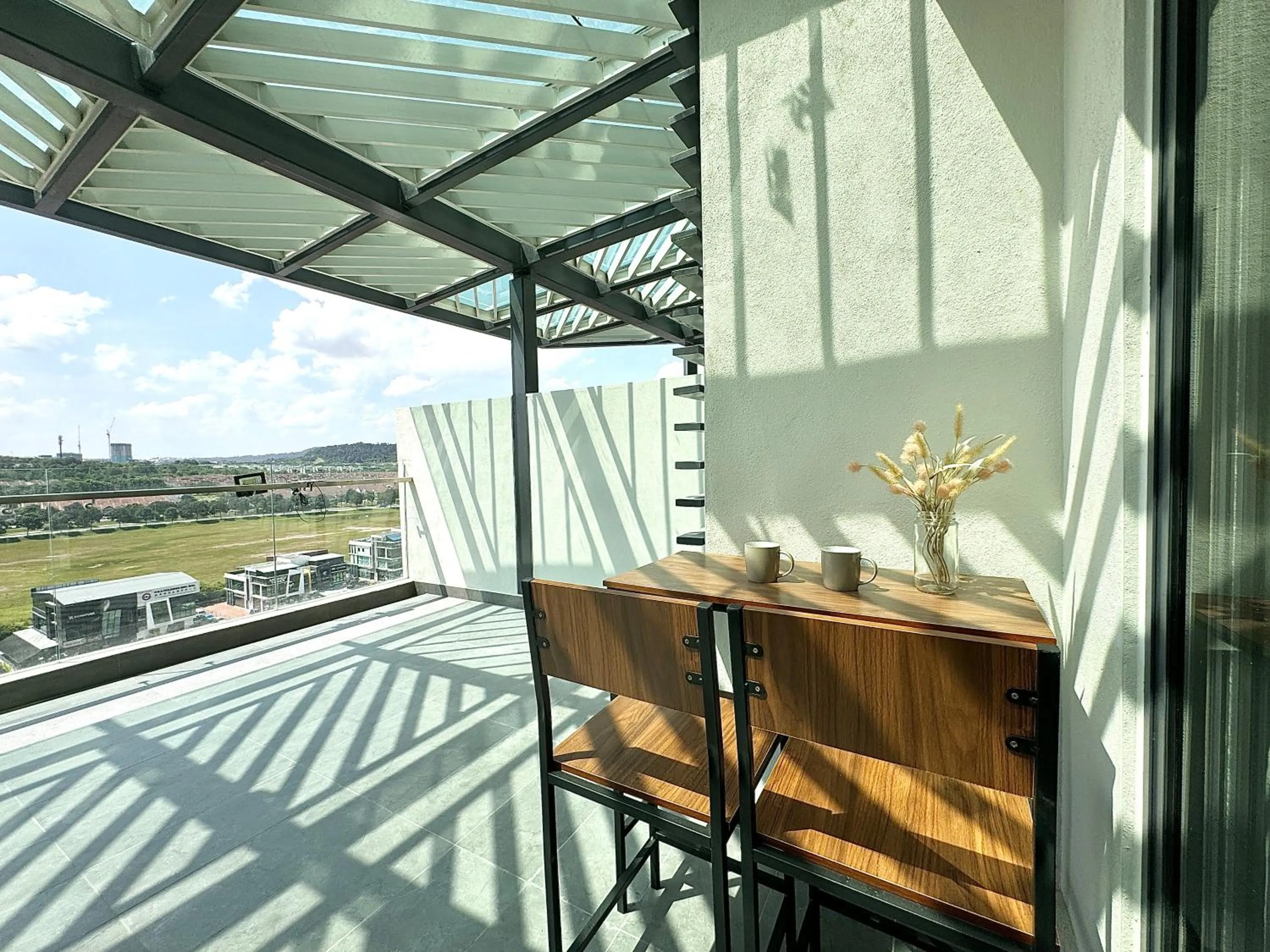 Balcony/Terrace in Sunsuria Forum SOHO & Residence Suites Setia Alam by MOKA