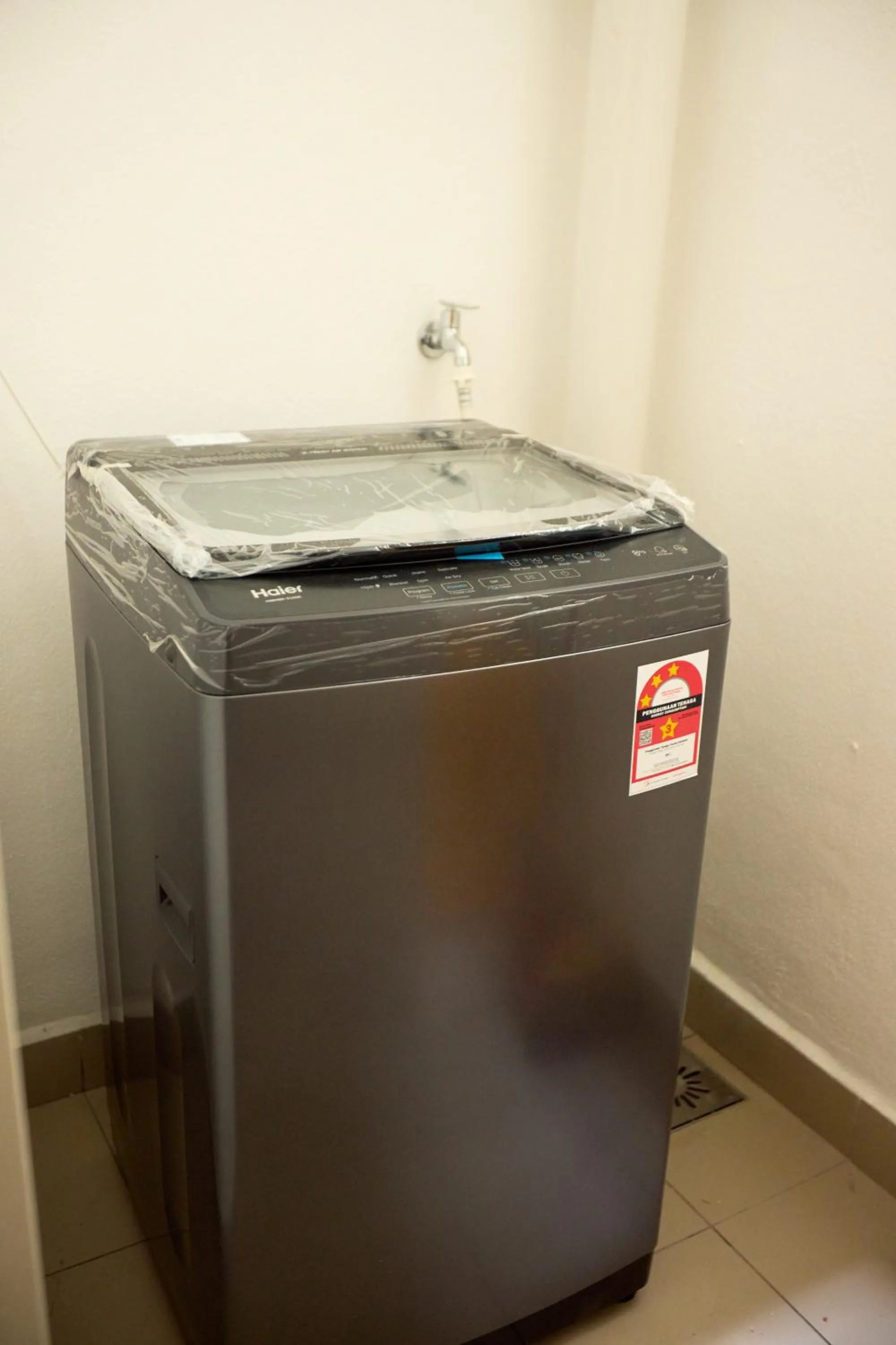 laundry in Sunsuria Forum SOHO & Residence Suites Setia Alam by MOKA