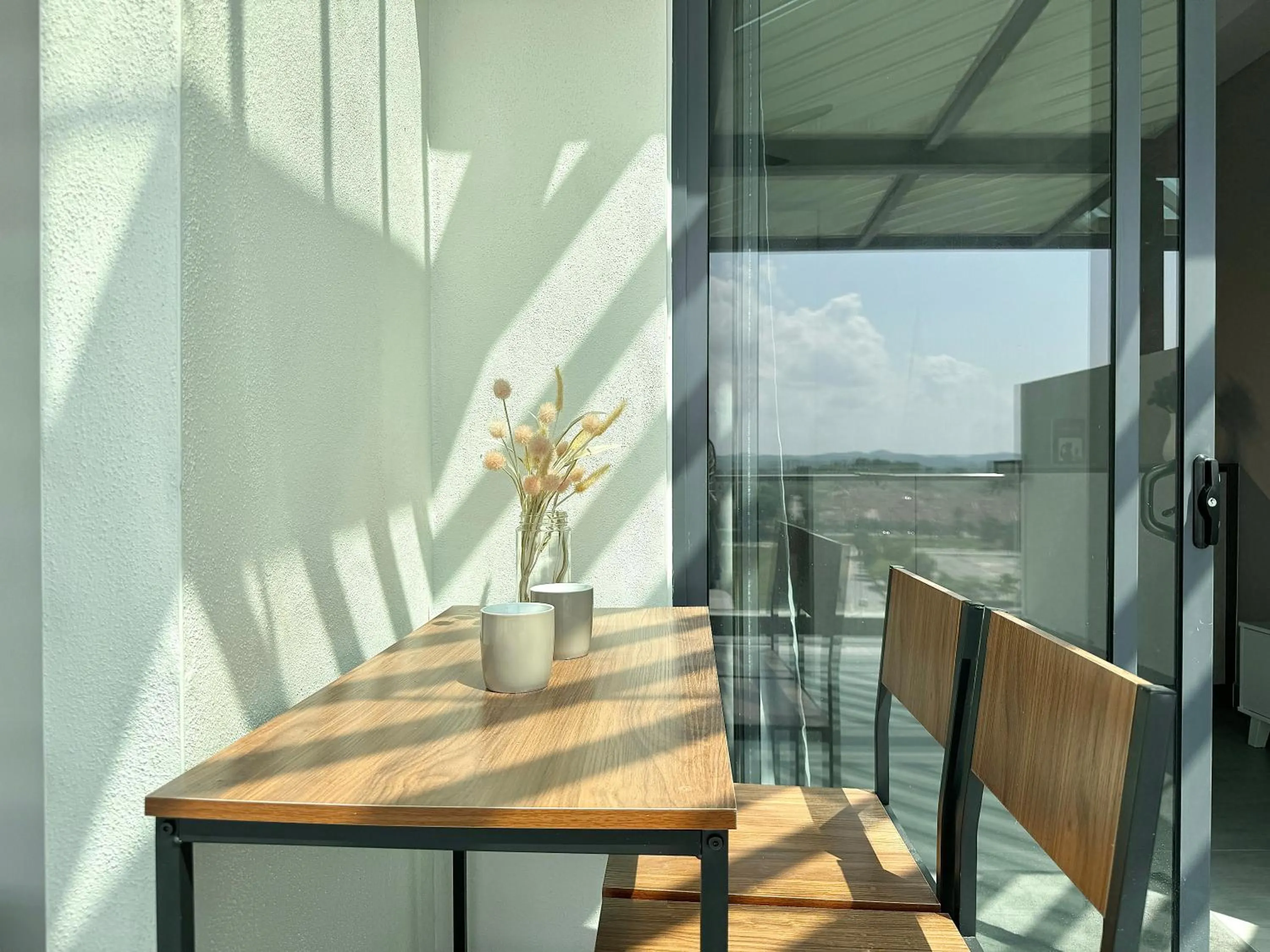 Patio in Sunsuria Forum SOHO & Residence Suites Setia Alam by MOKA