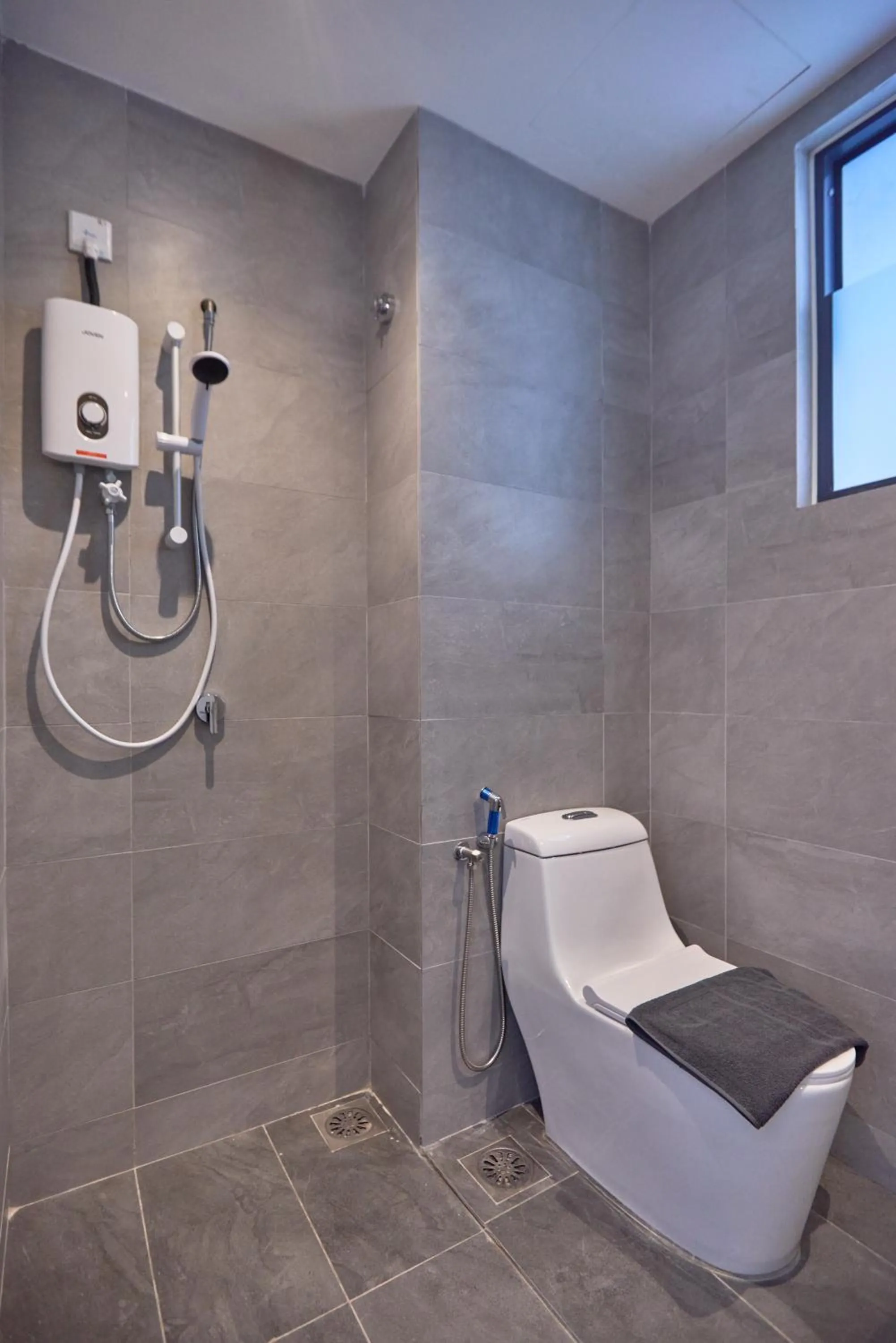 Bathroom in Sunsuria Forum SOHO & Residence Suites Setia Alam by MOKA
