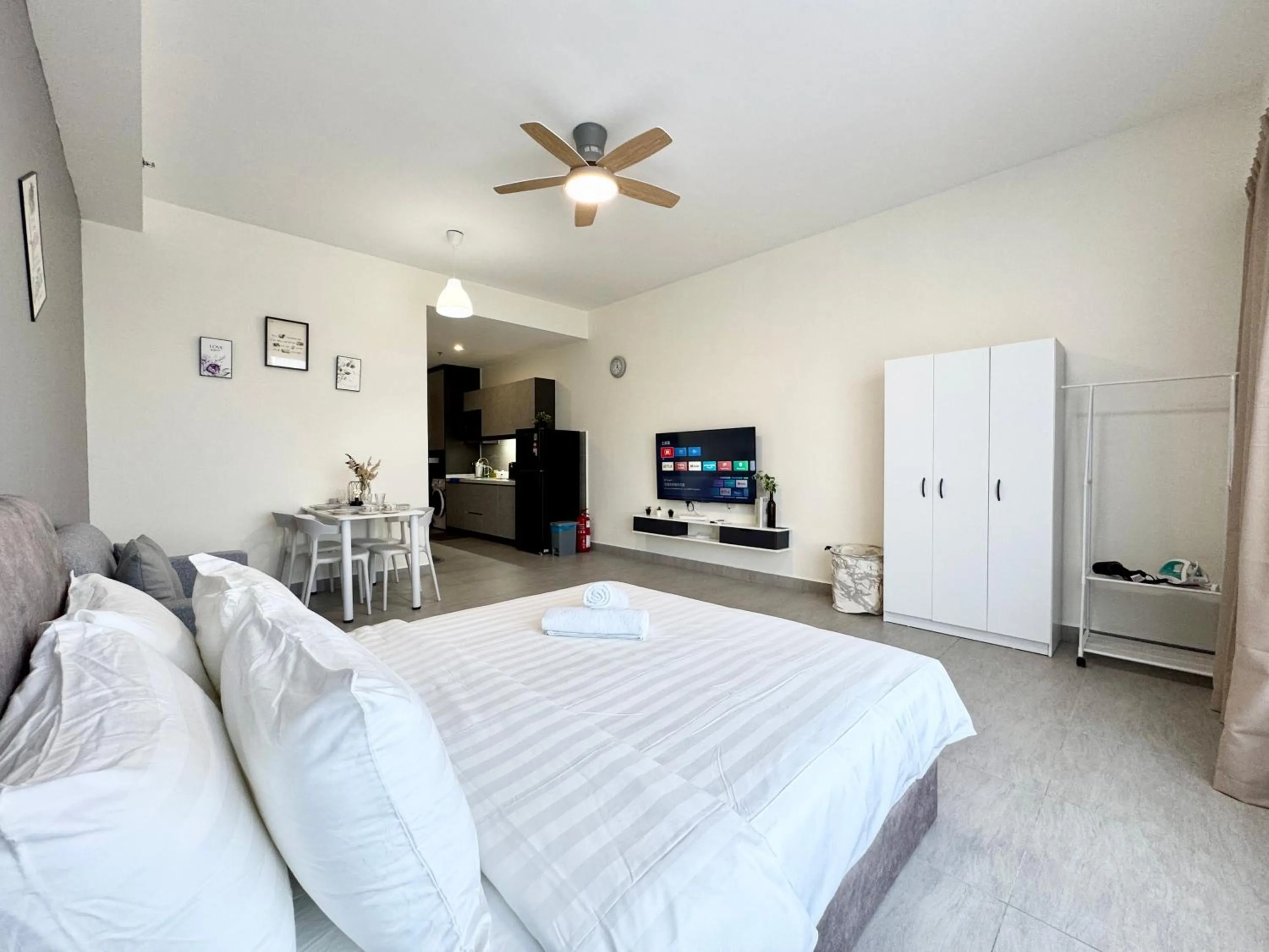 Bed in Sunsuria Forum SOHO & Residence Suites Setia Alam by MOKA