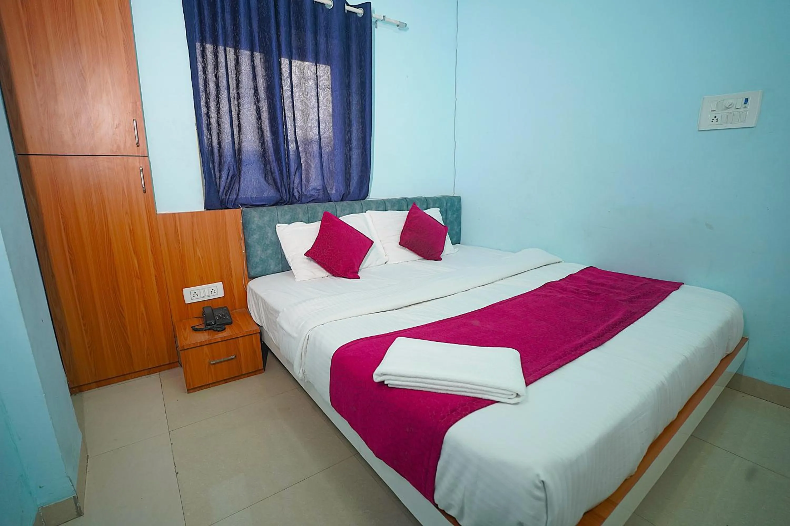 Bedroom in Hotel Inspira Residency- Near Bombay Hospital