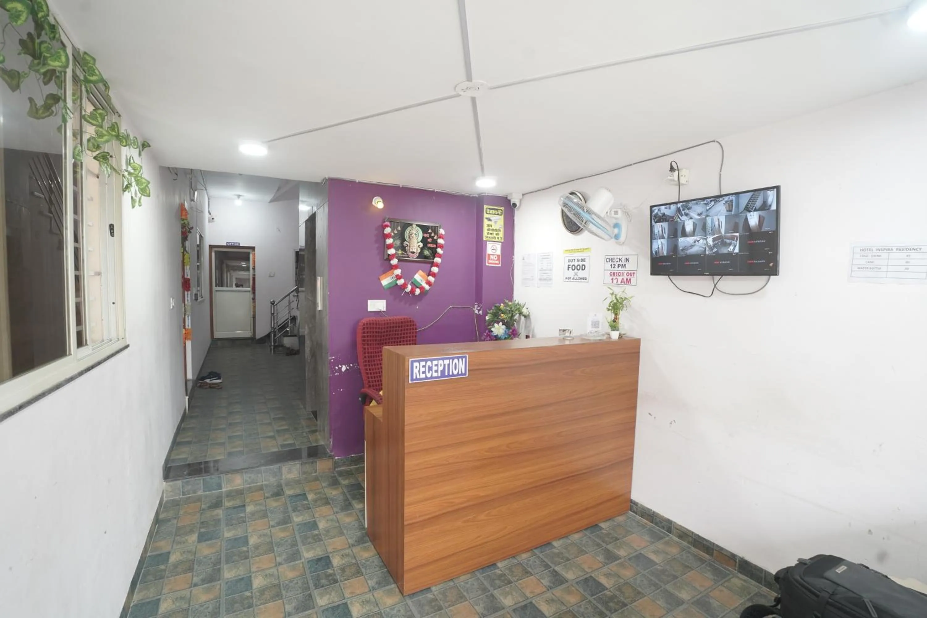Lobby or reception in Hotel Inspira Residency- Near Bombay Hospital